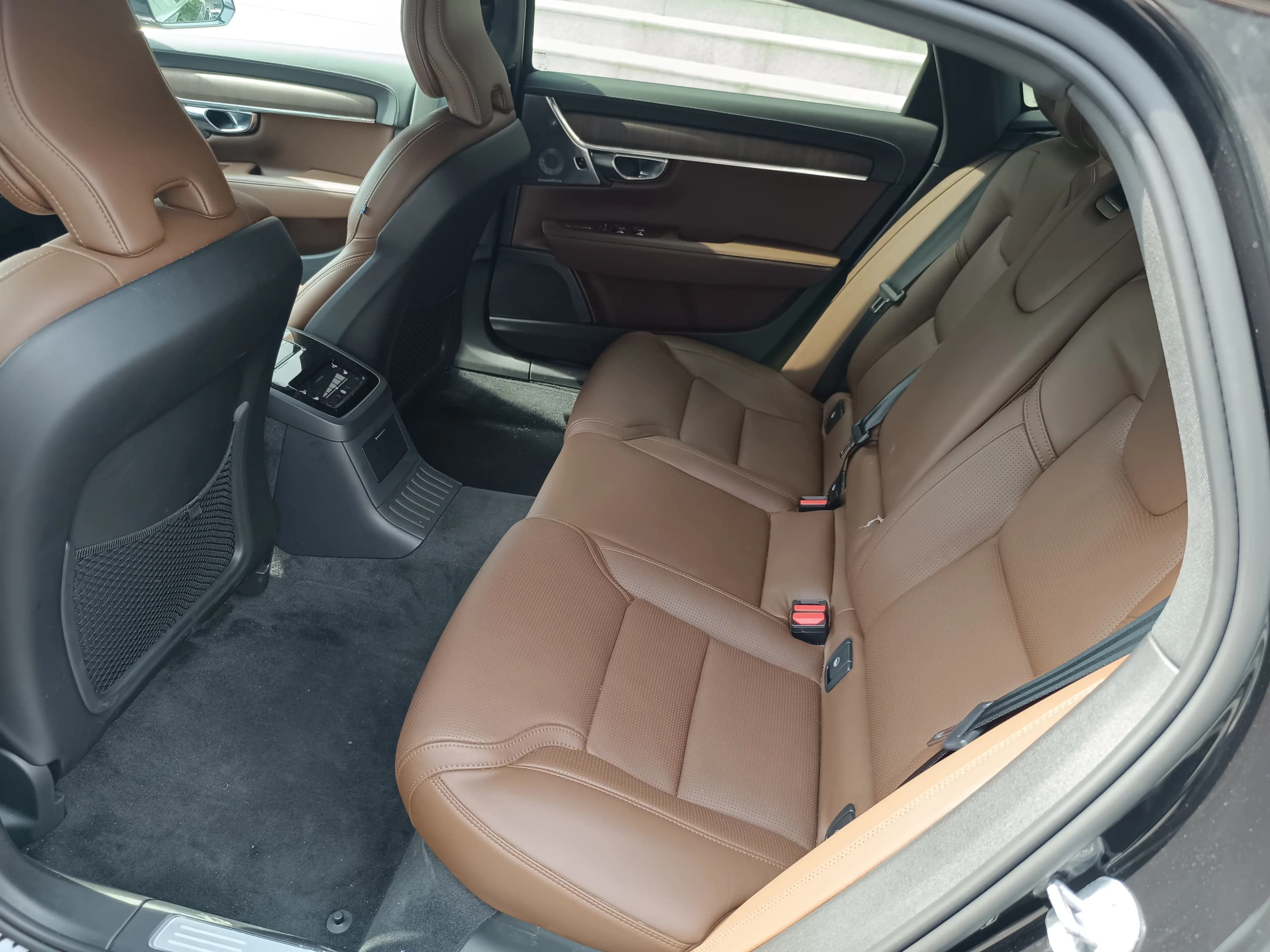 Volvo S90 PHEV 2024 г. 6702 км. — фото 11