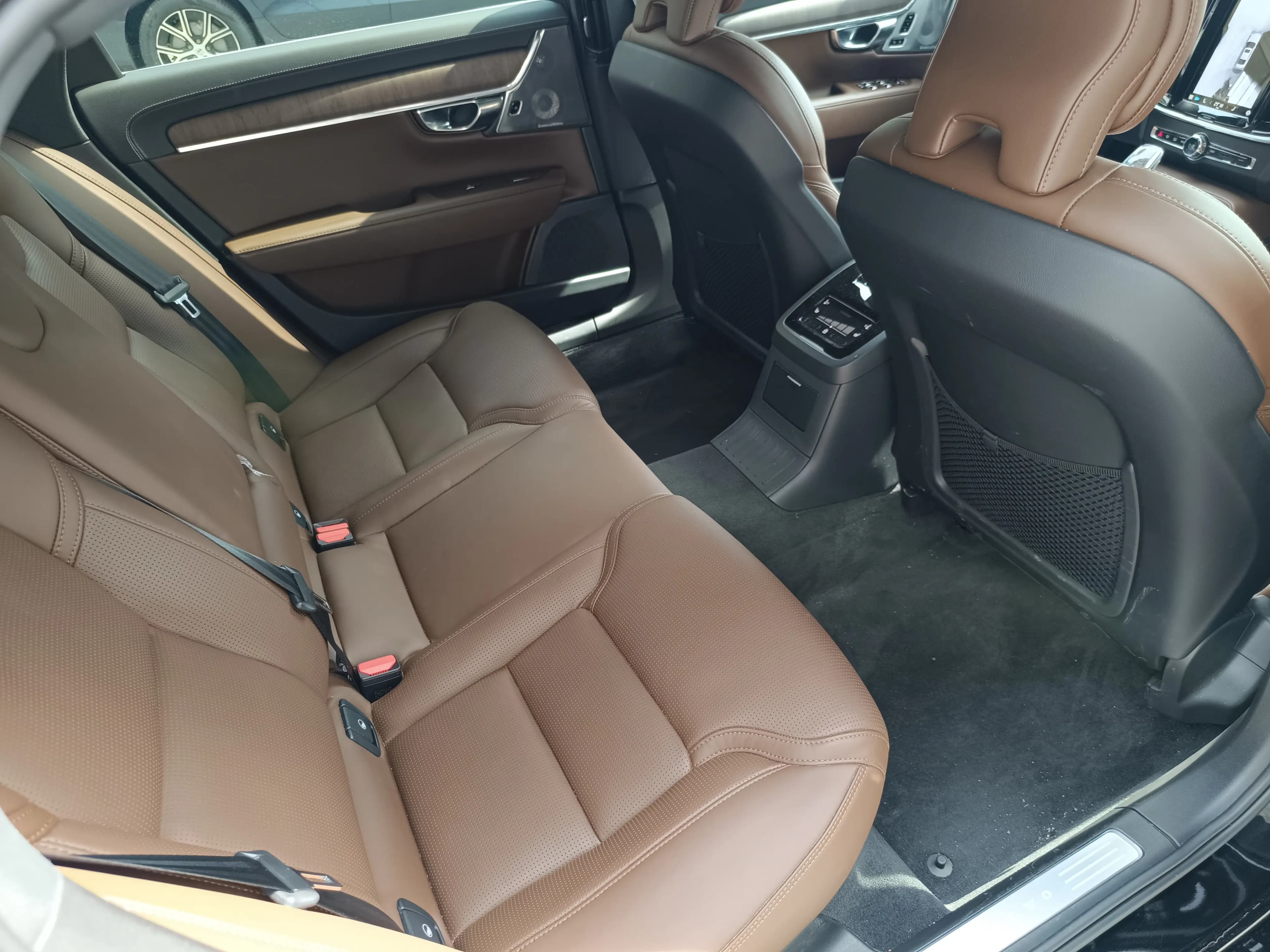 Volvo S90 PHEV 2024 г. 6702 км. — фото 14