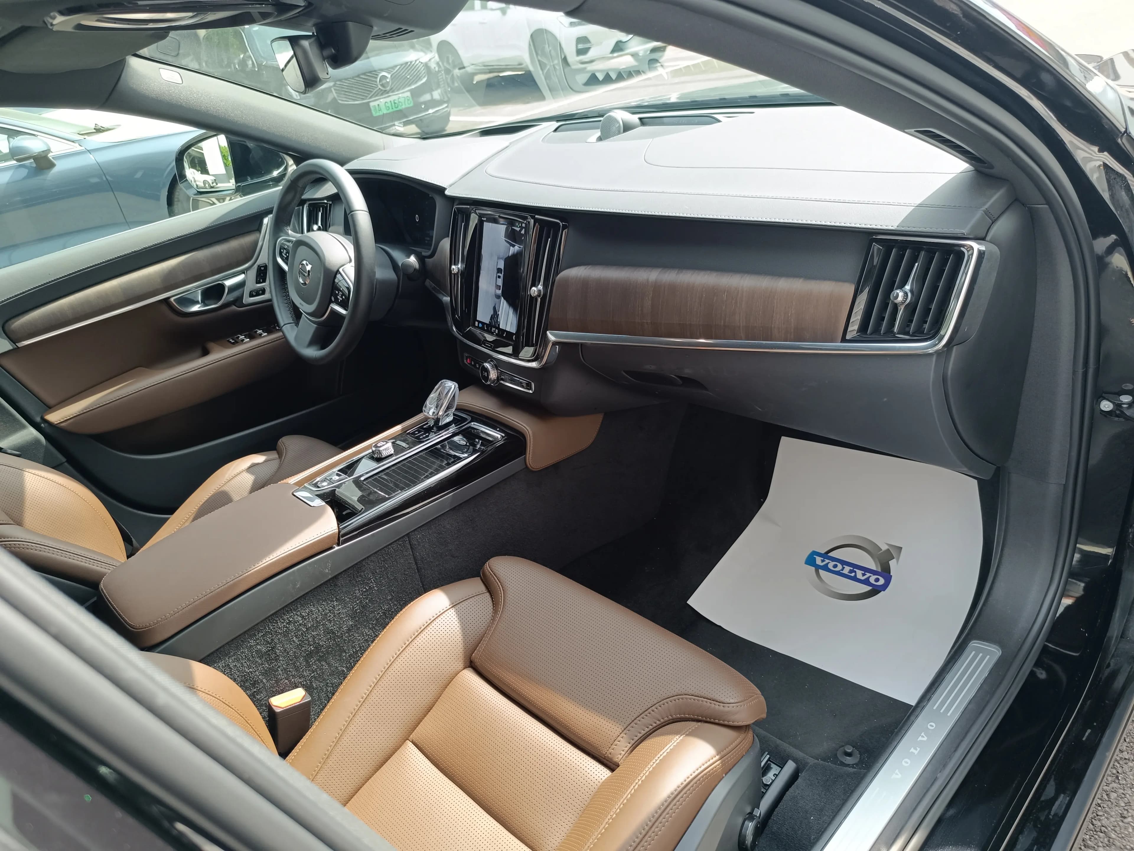 Volvo S90 PHEV 2024 г. 6702 км. — фото 9