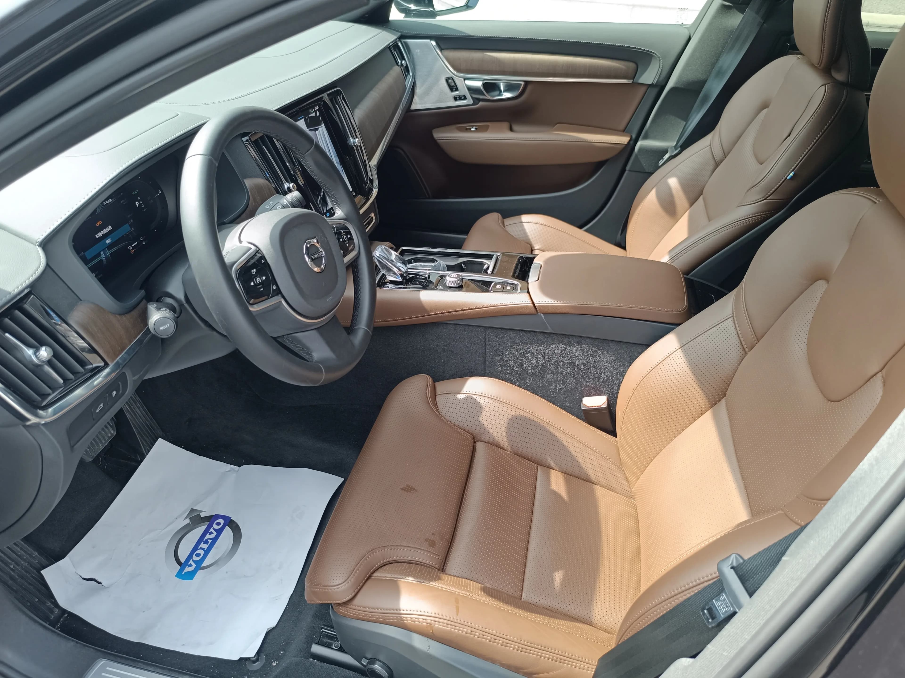 Volvo S90 PHEV 2024 г. 6702 км. — фото 10