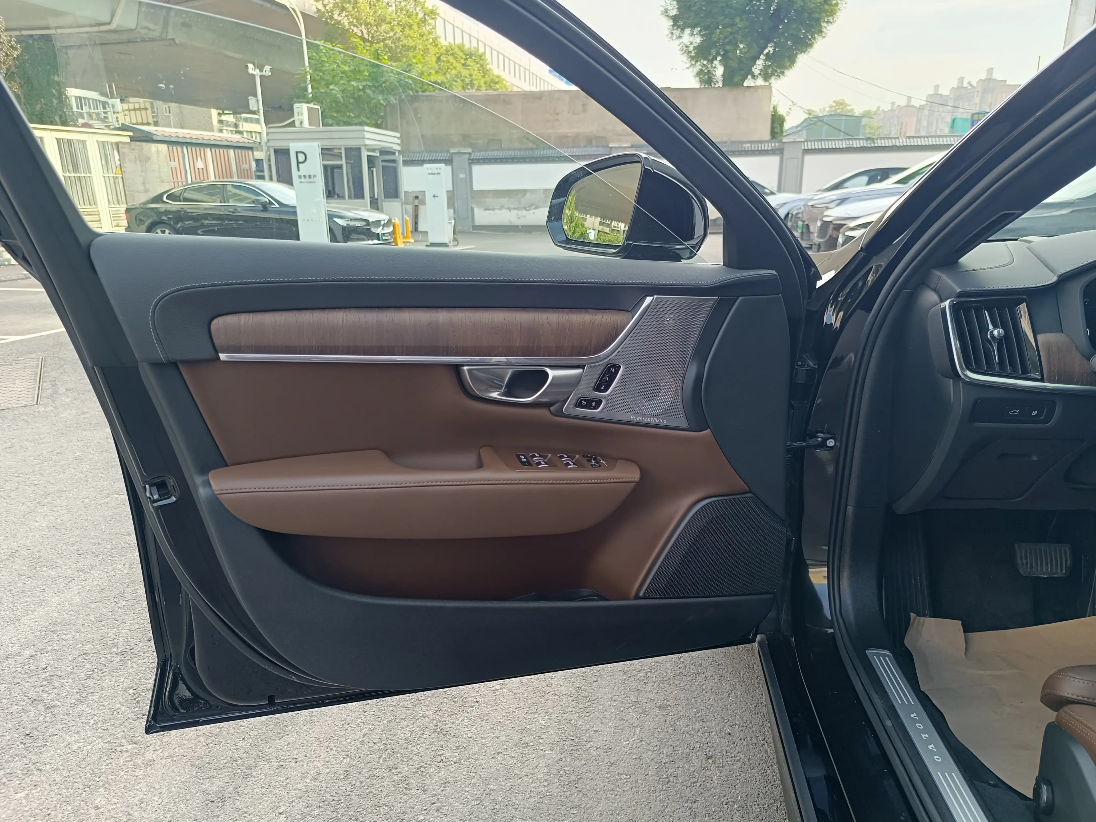 Volvo S90 PHEV 2024 г. 4948 км. — фото 18