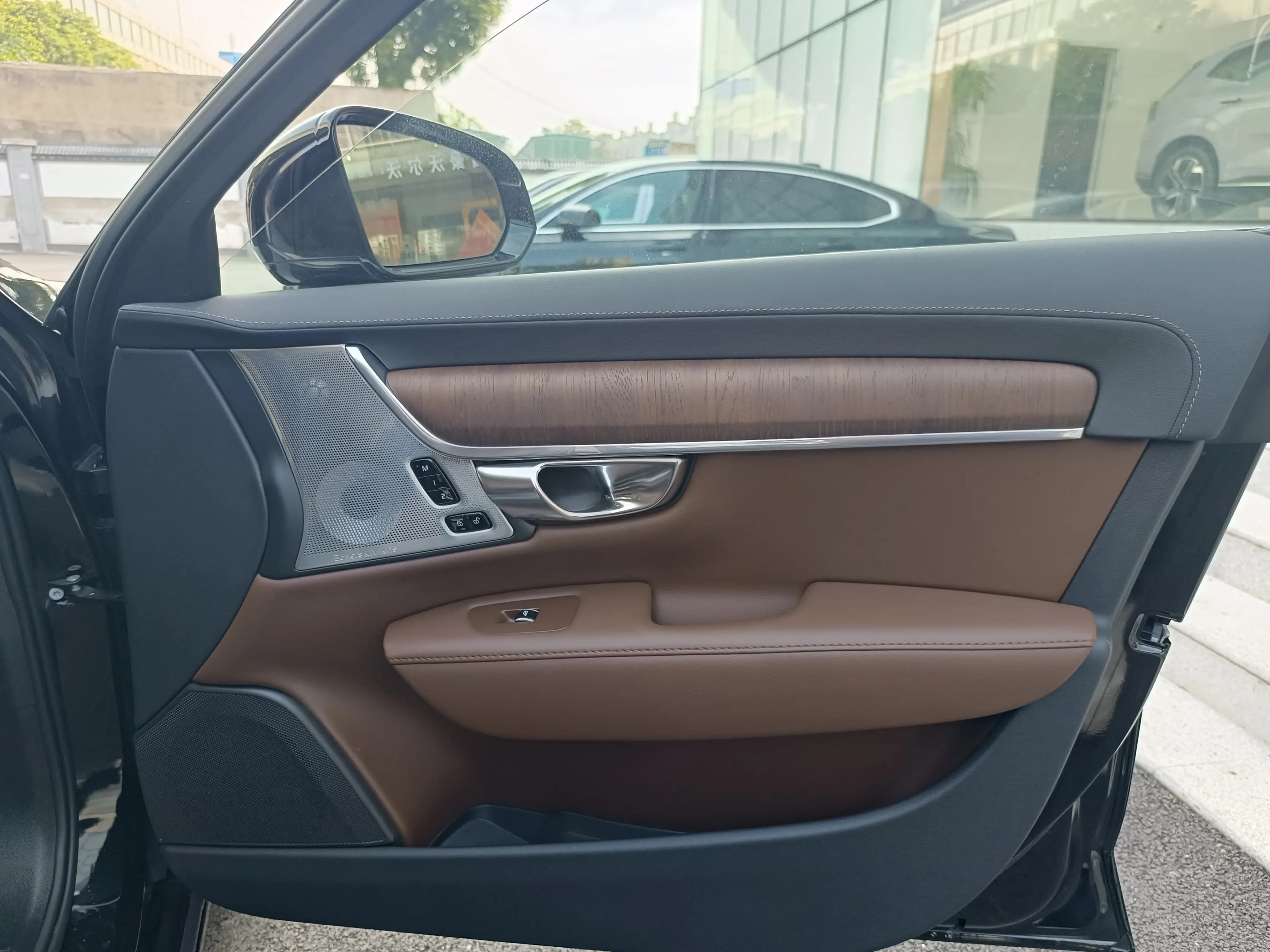 Volvo S90 PHEV 2024 г. 4948 км. — фото 20