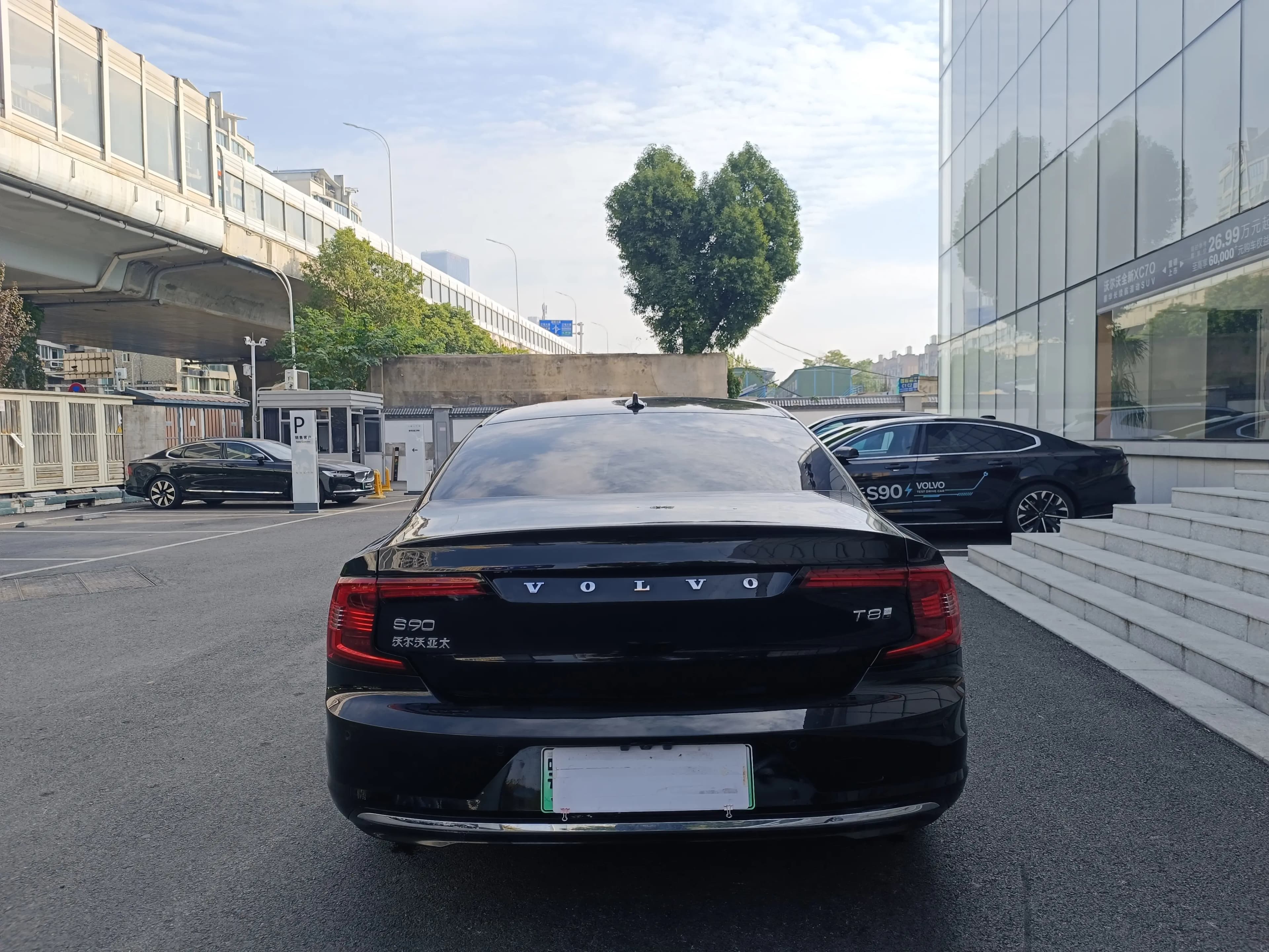 Volvo S90 PHEV 2024 г. 4948 км. — фото 6