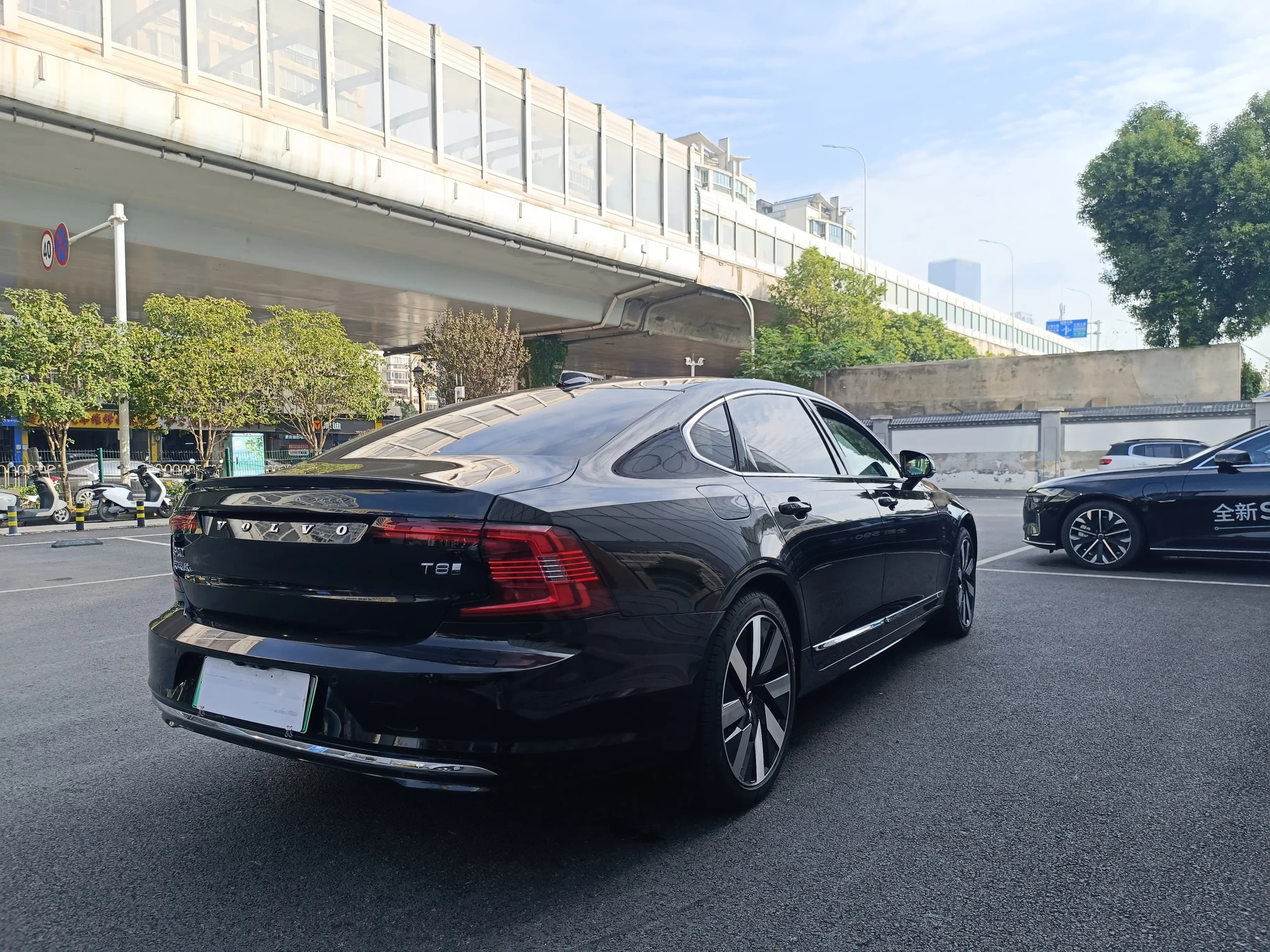 Volvo S90 PHEV 2024 г. 4948 км. — фото 7