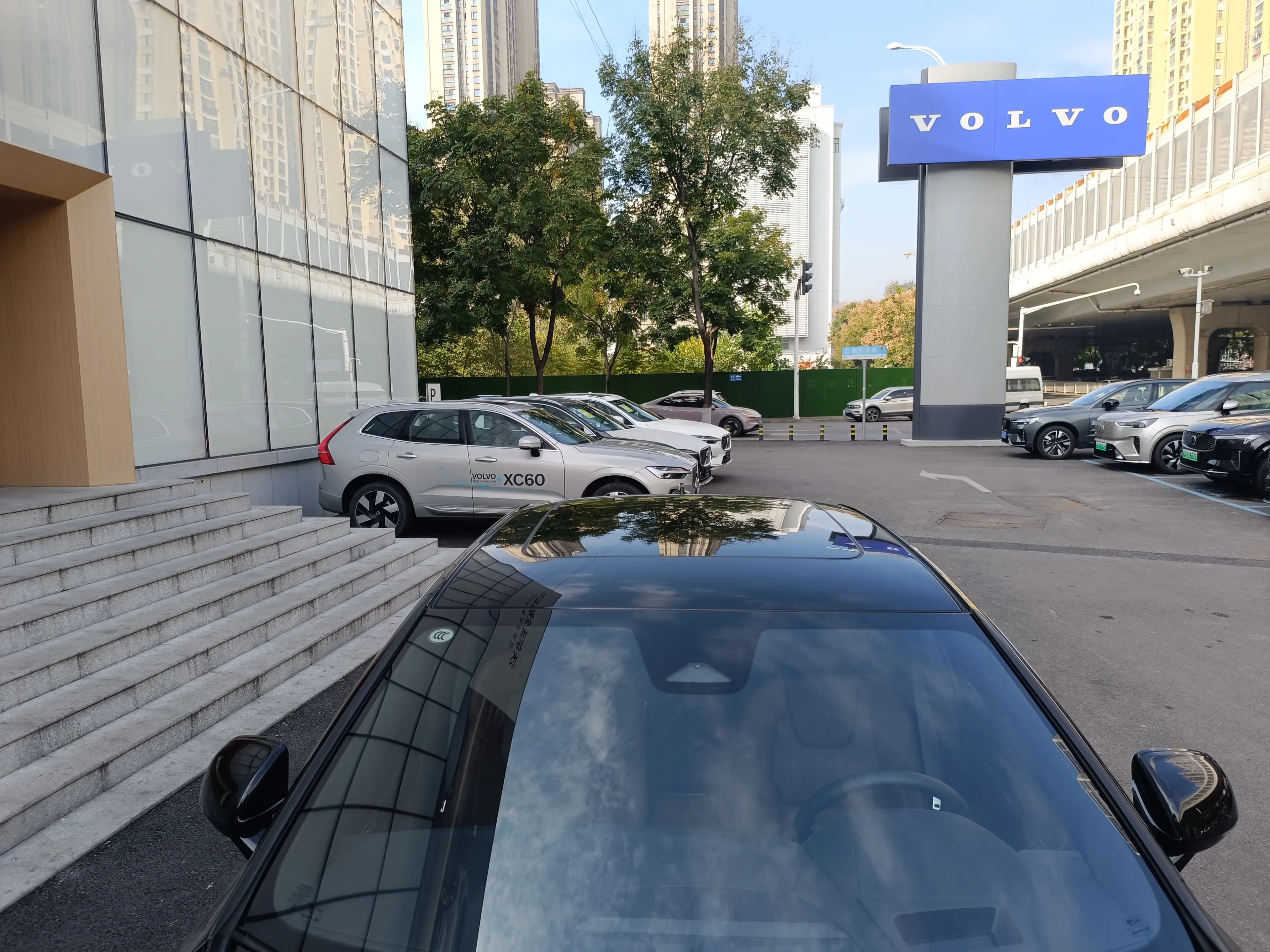 Volvo S90 PHEV 2024 г. 4948 км. — фото 10