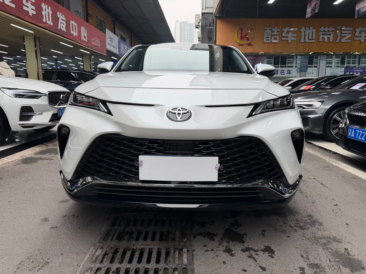 Toyota Venza 2024 г. 32068 км. — фото 2