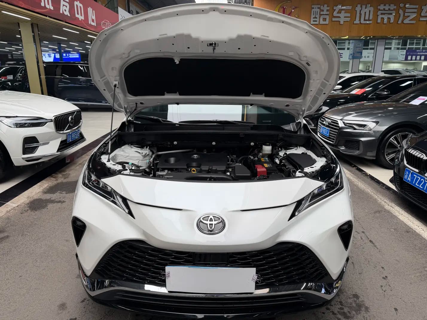 Toyota Venza 2024 г. 32068 км. — фото 11