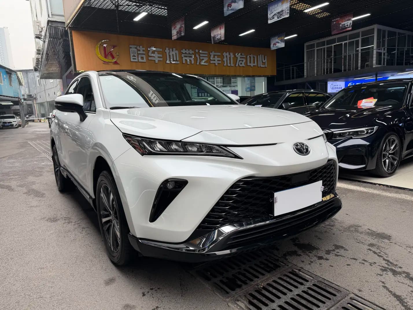 Toyota Venza 2024 г. 32068 км. — фото 3