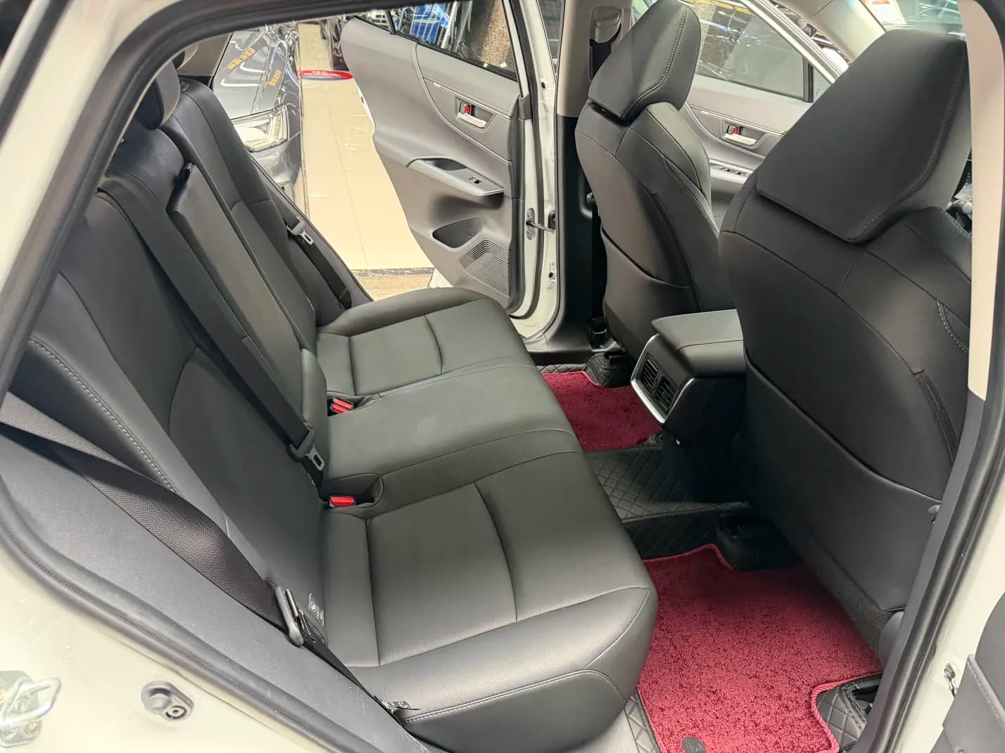 Toyota Venza 2024 г. 32068 км. — фото 29