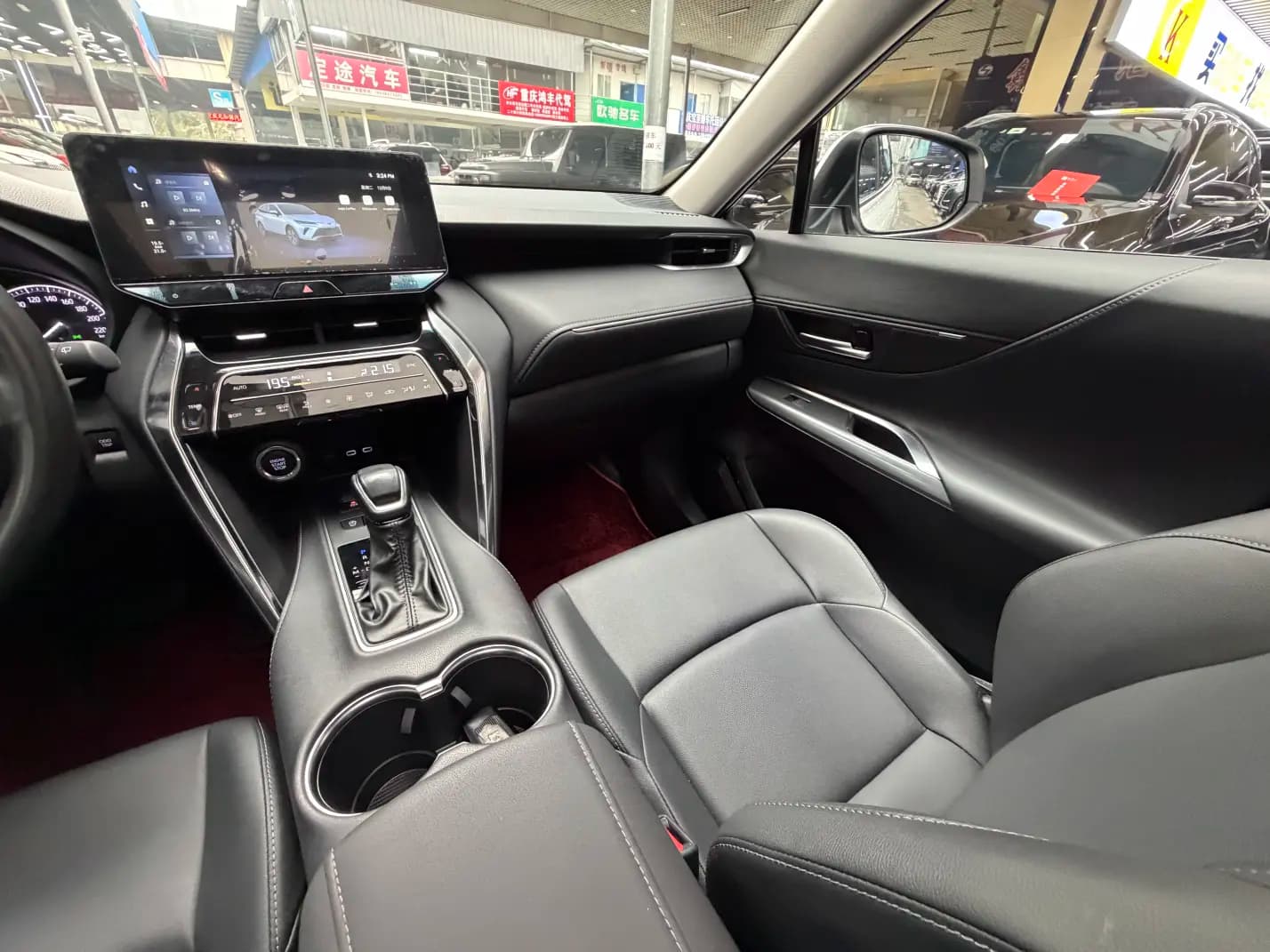 Toyota Venza 2024 г. 32068 км. — фото 30