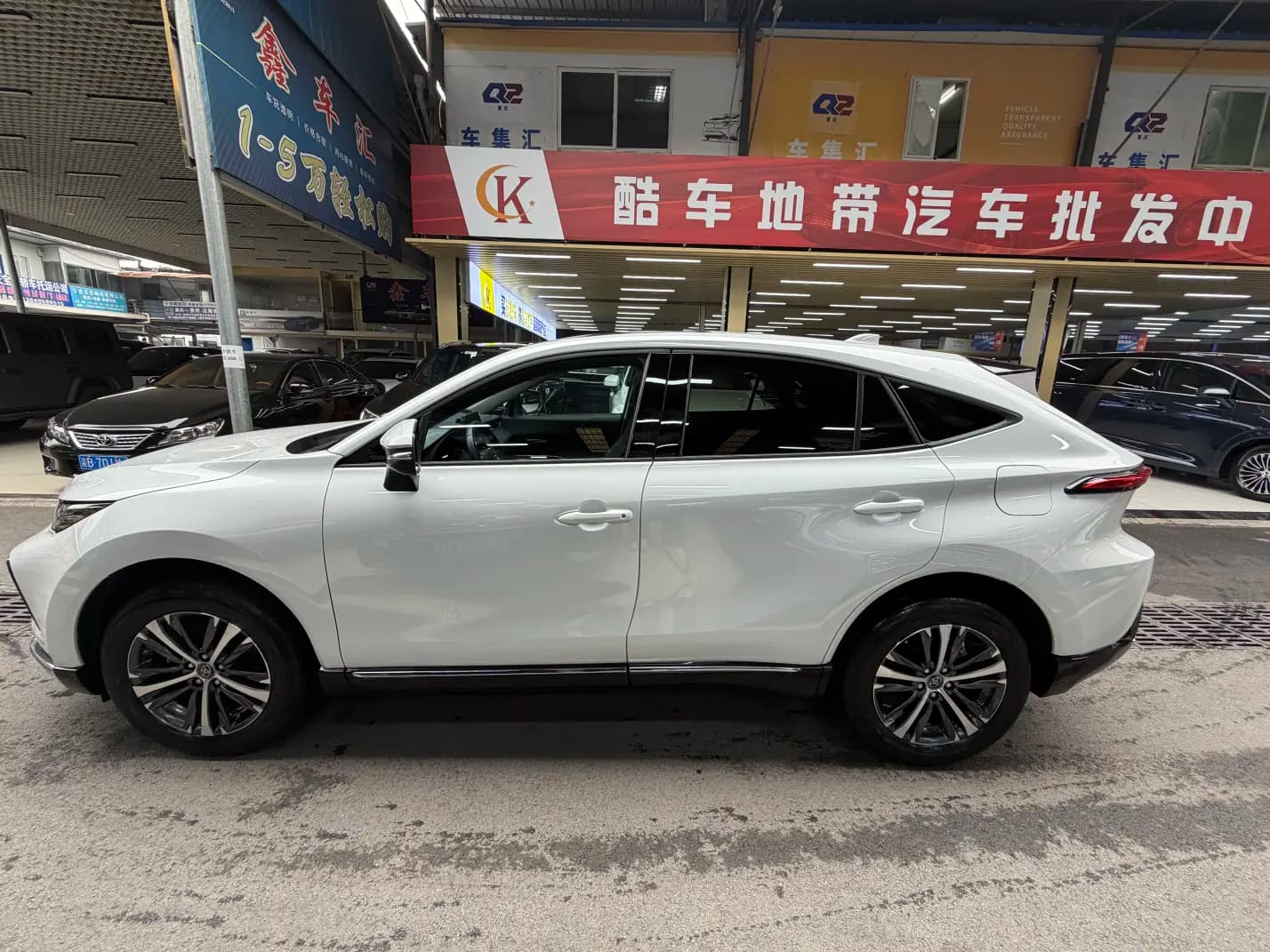 Toyota Venza 2024 г. 32068 км. — фото 4