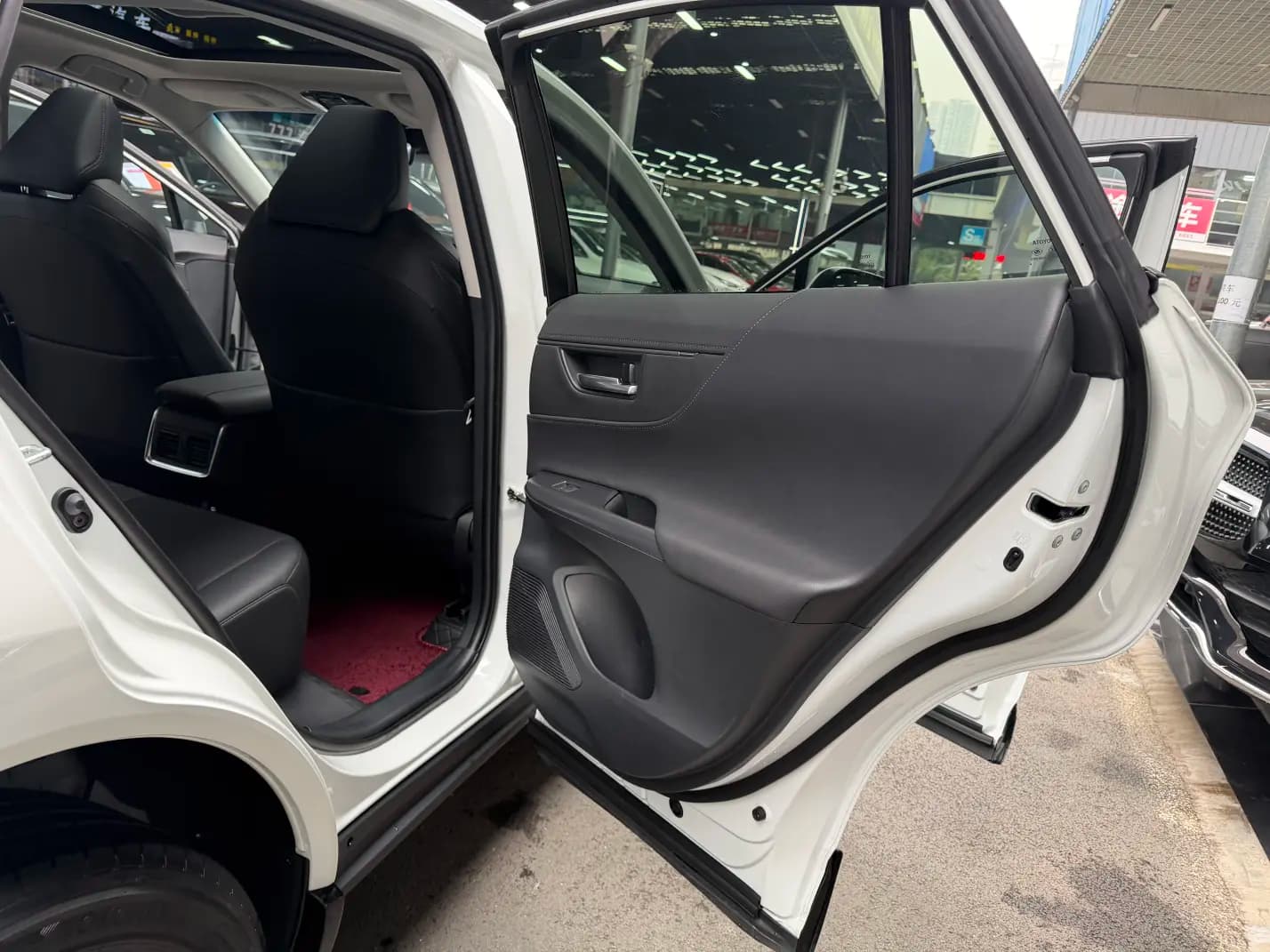 Toyota Venza 2024 г. 32068 км. — фото 35