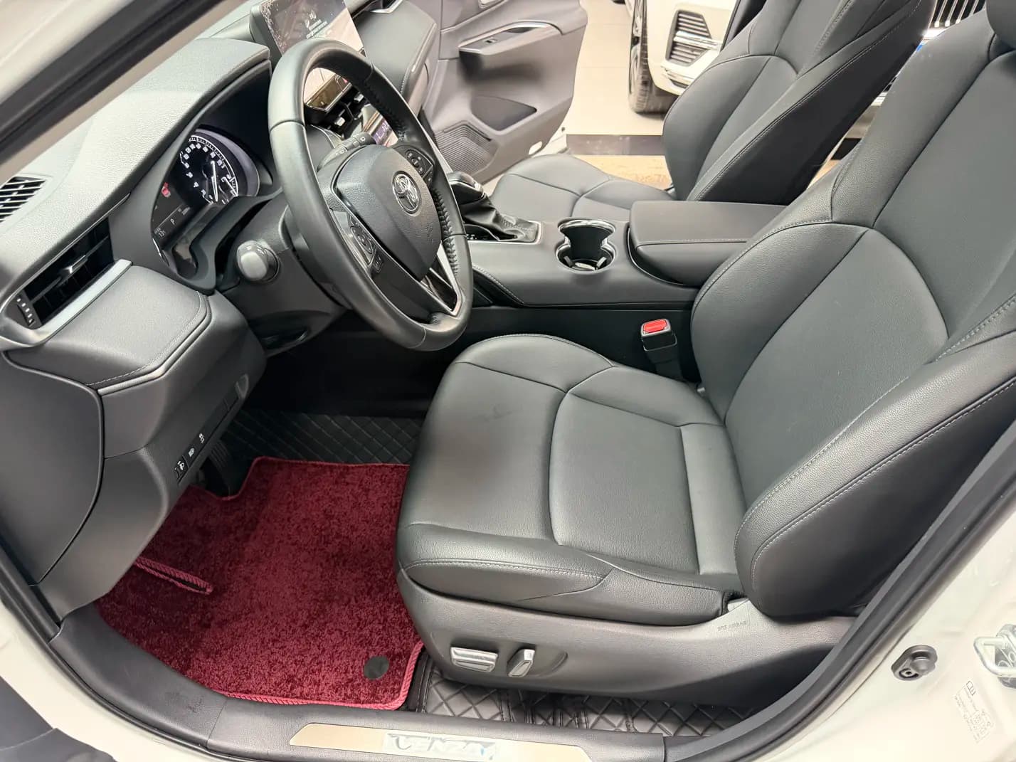 Toyota Venza 2024 г. 32068 км. — фото 37