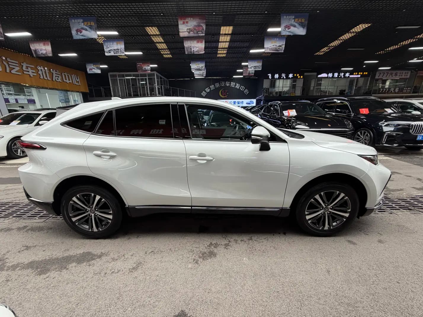 Toyota Venza 2024 г. 32068 км. — фото 8