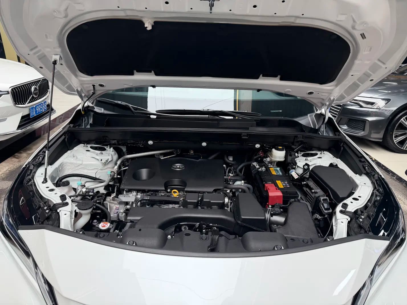 Toyota Venza 2024 г. 32068 км. — фото 9
