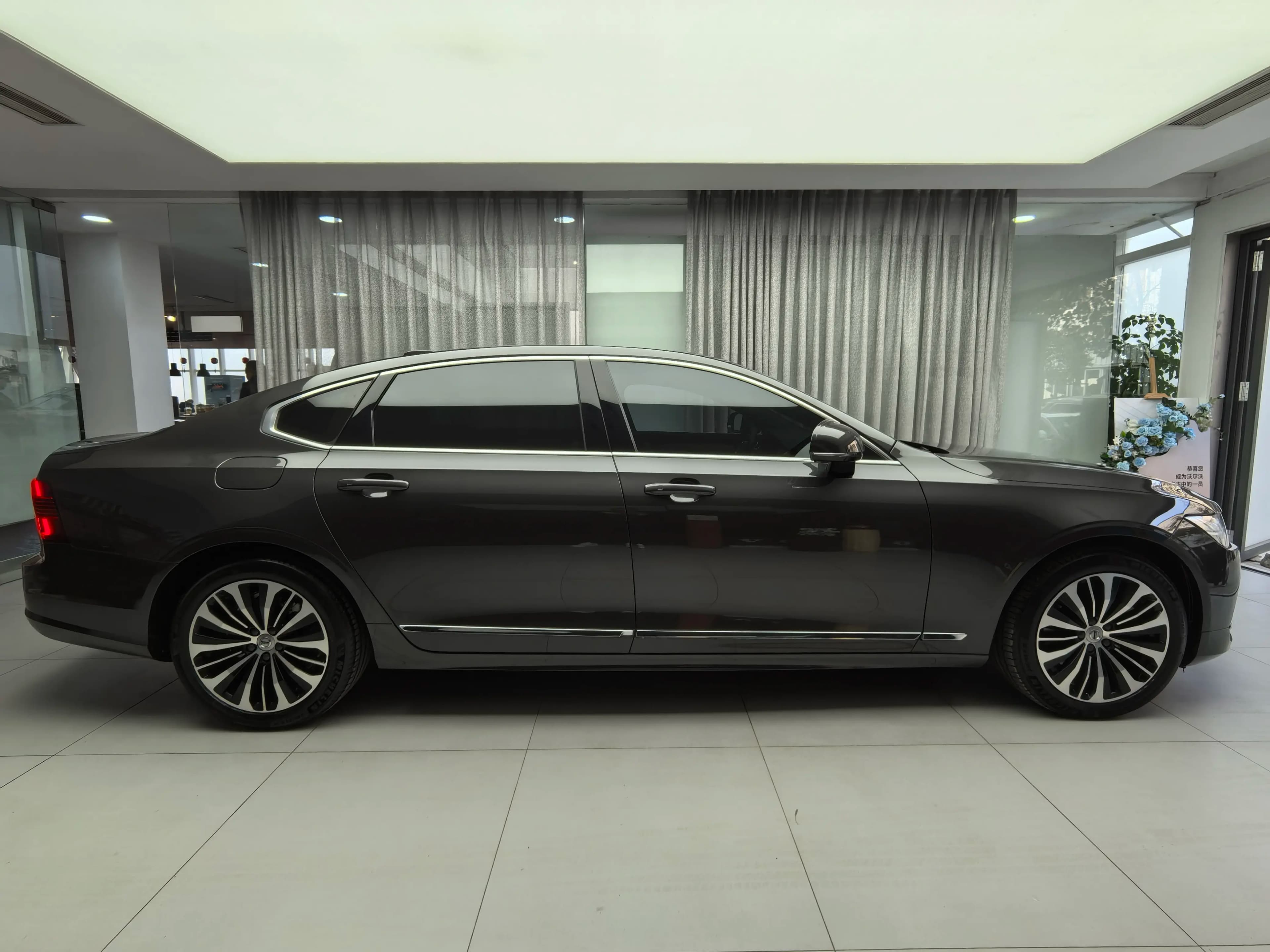 Volvo S90 2025 г. 13149 км. — фото 3