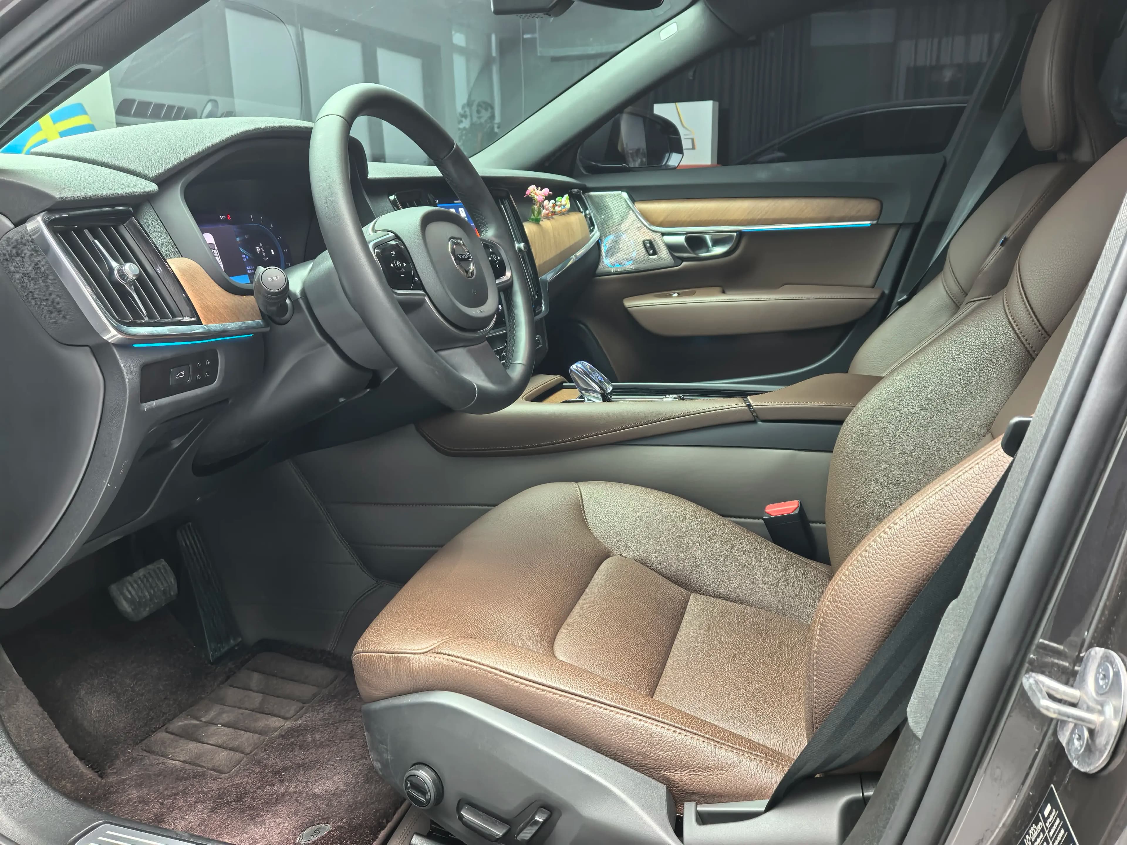 Volvo S90 2025 г. 13149 км. — фото 10