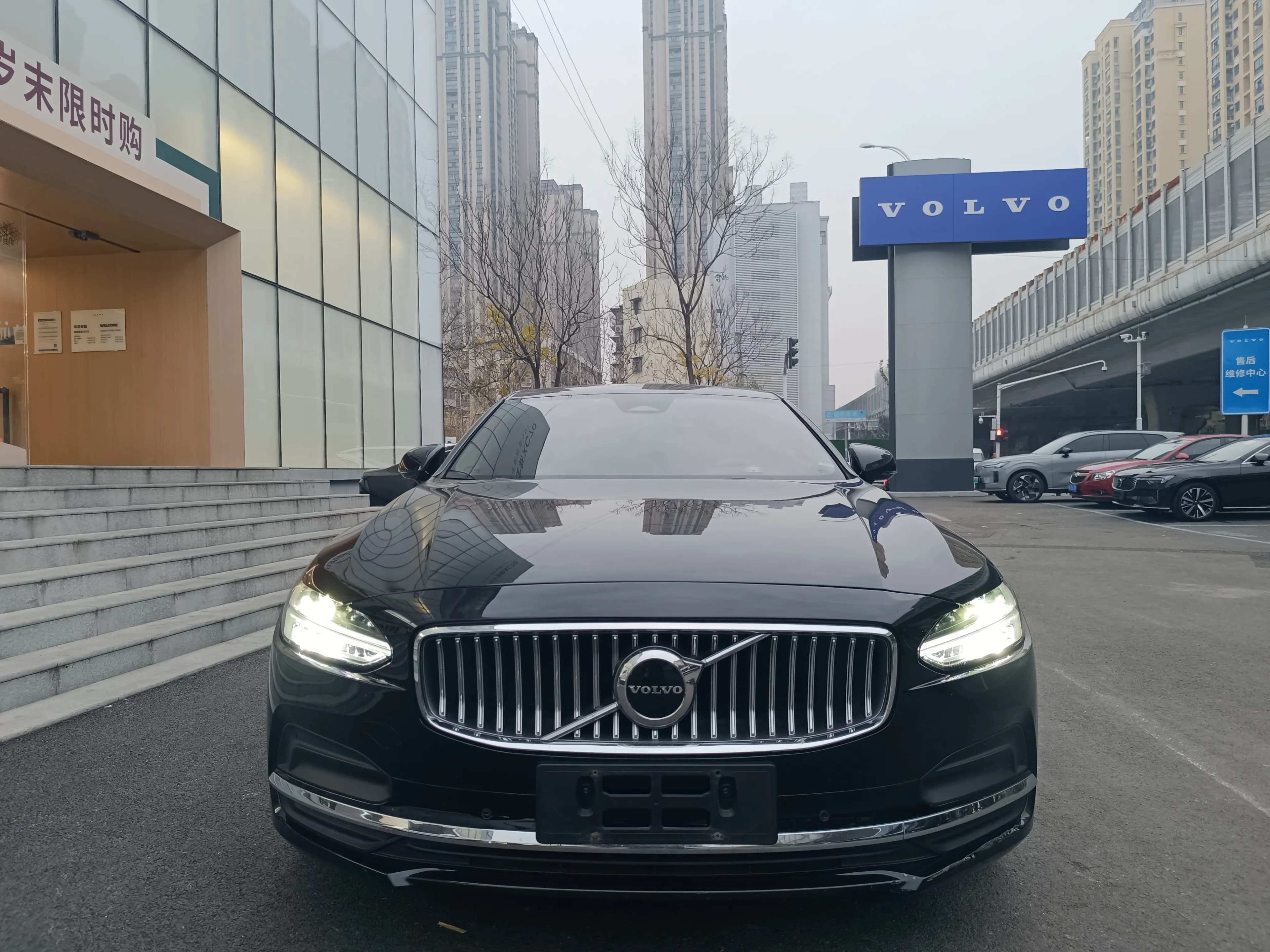 Volvo S90 2021 г. 95117 км. — фото 2