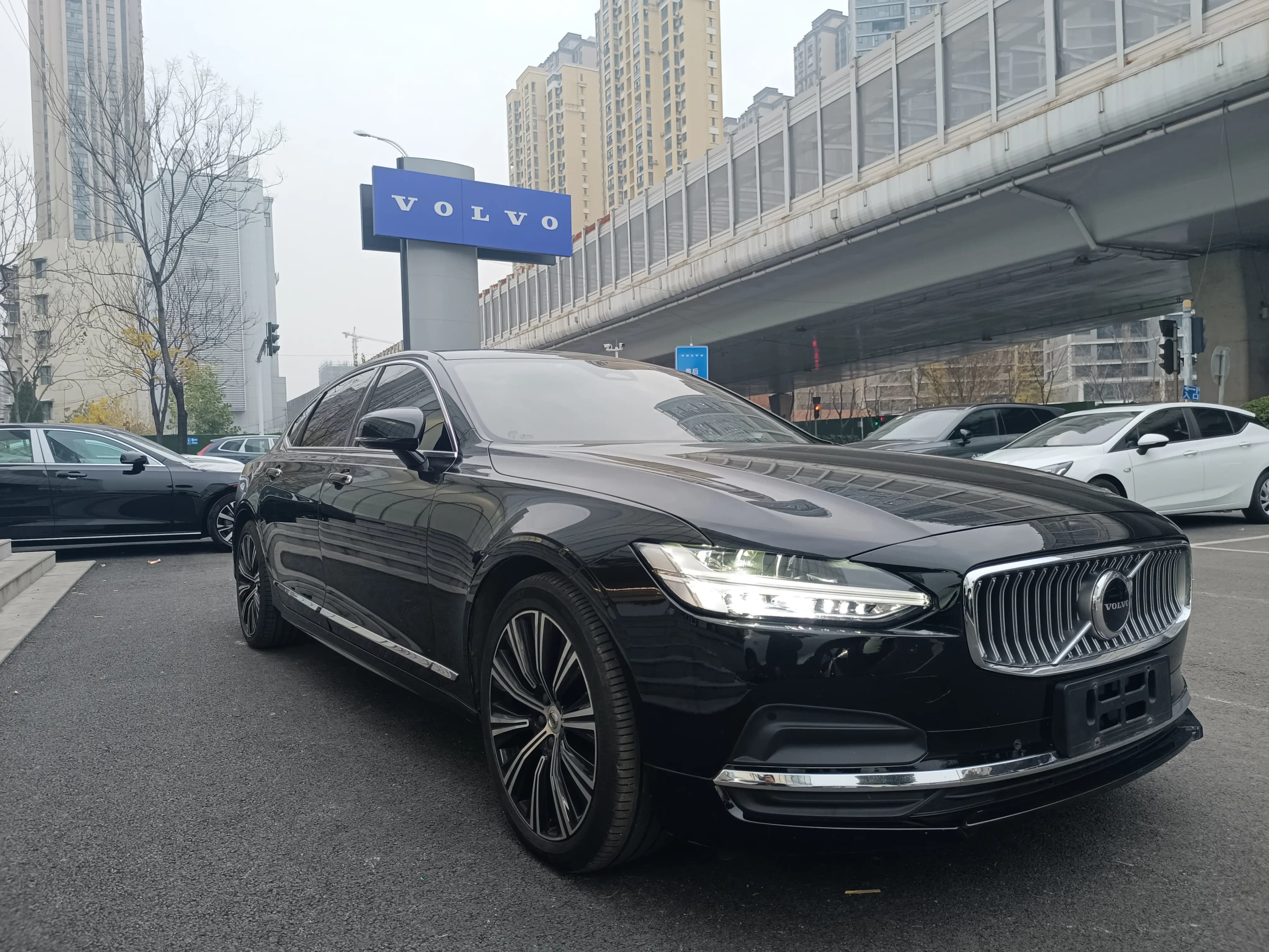 Volvo S90 2021 г. 95117 км. — фото 3