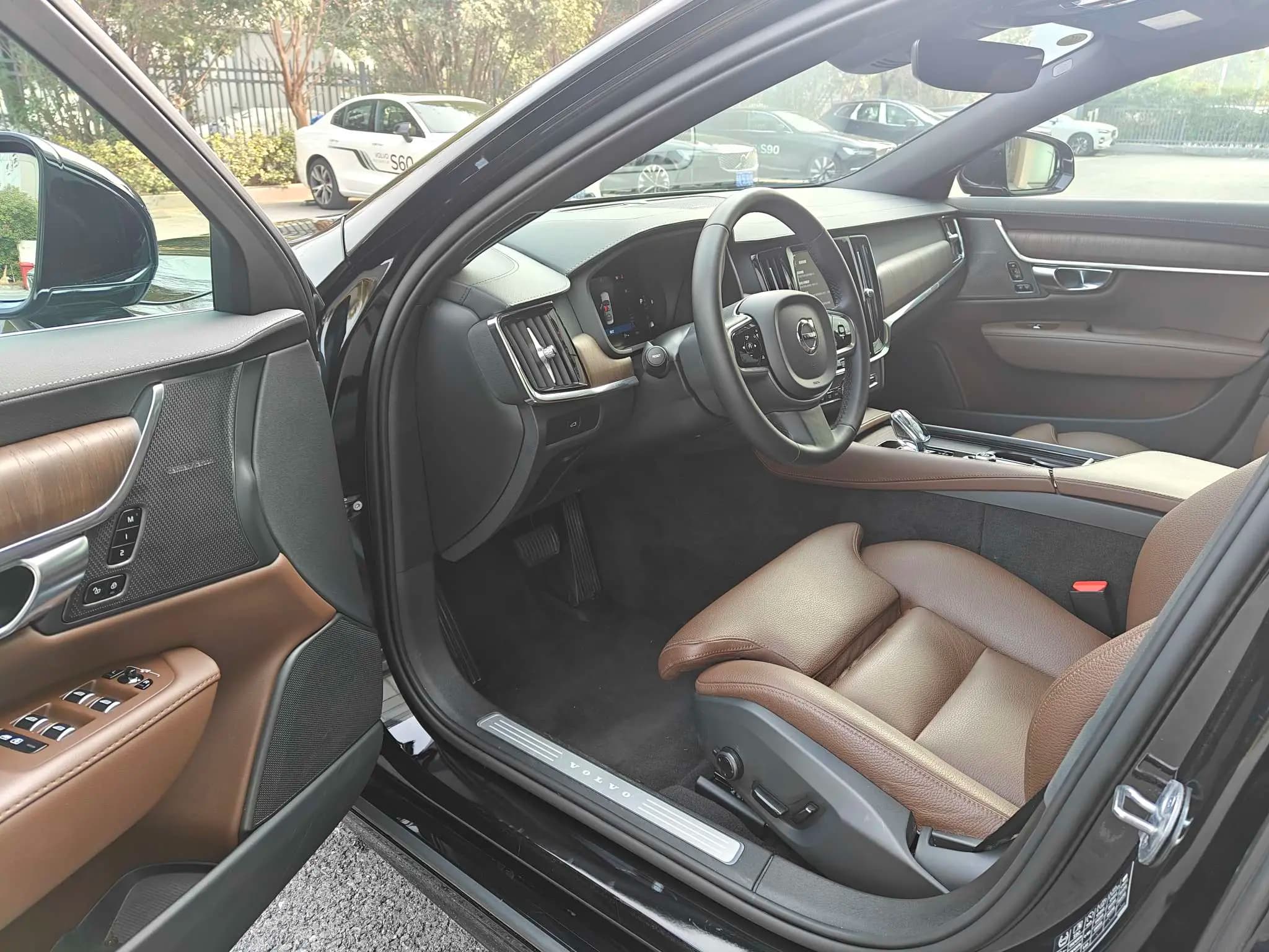 Volvo S90 2025 г. 7118 км. — фото 11