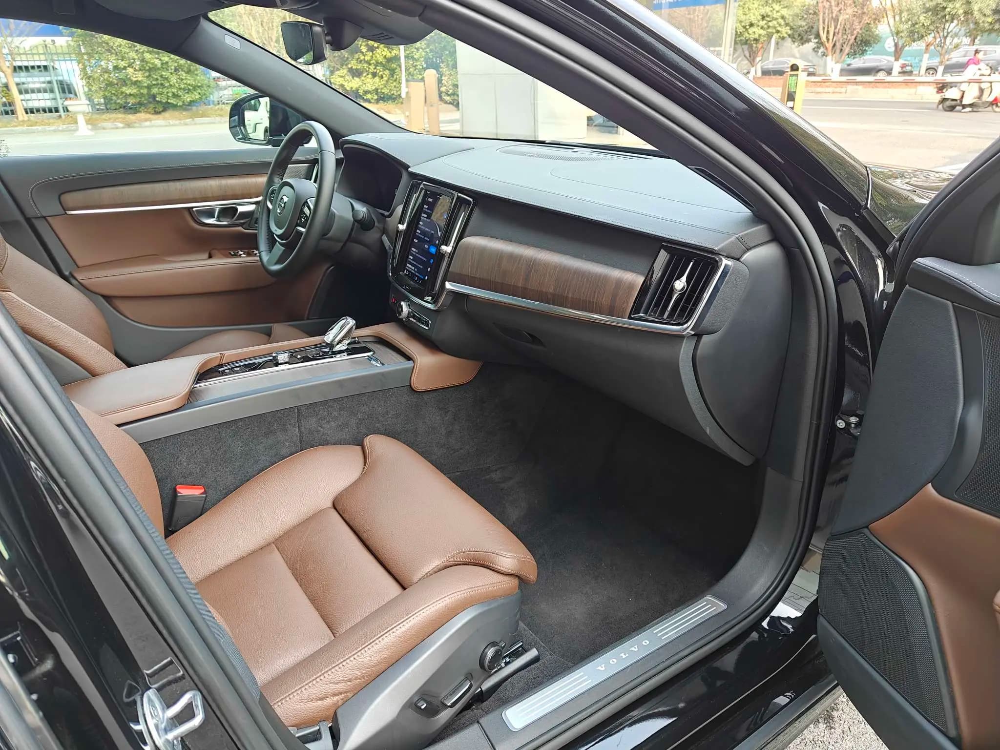 Volvo S90 2025 г. 7118 км. — фото 7