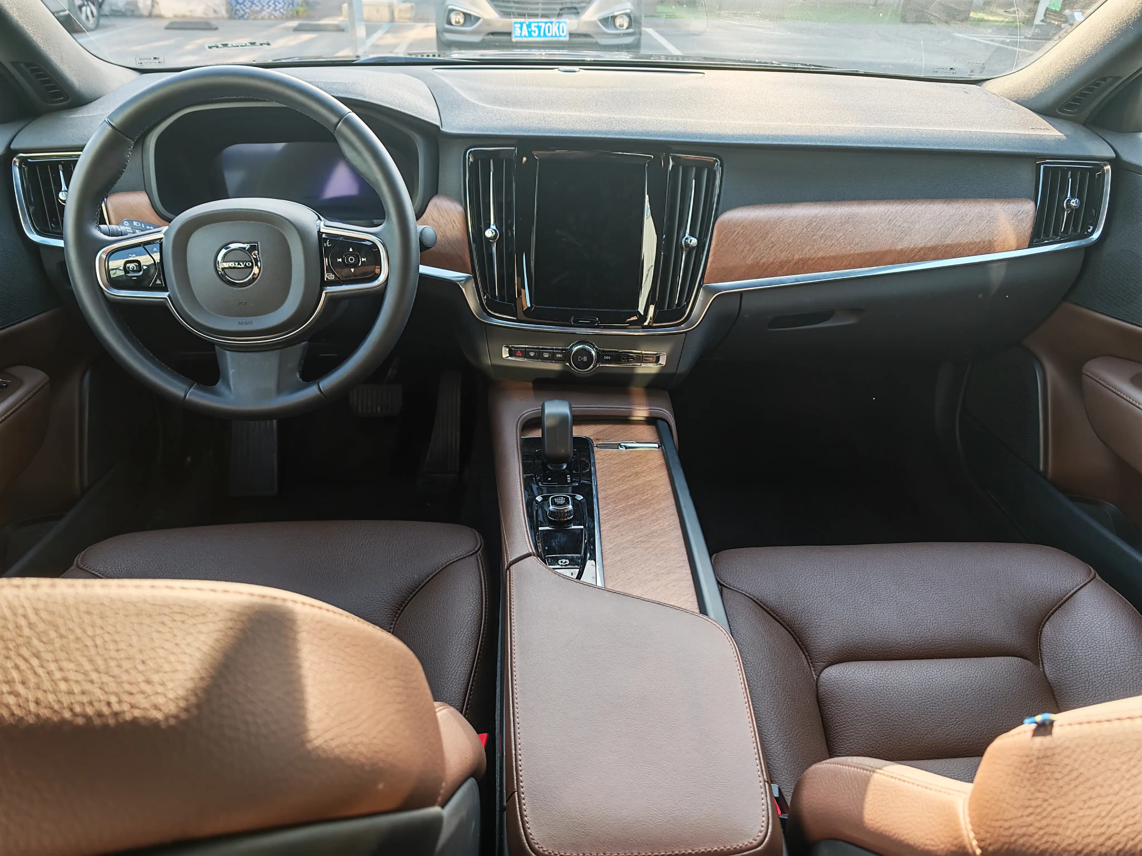 Volvo S90 2025 г. 8120 км. — фото 13