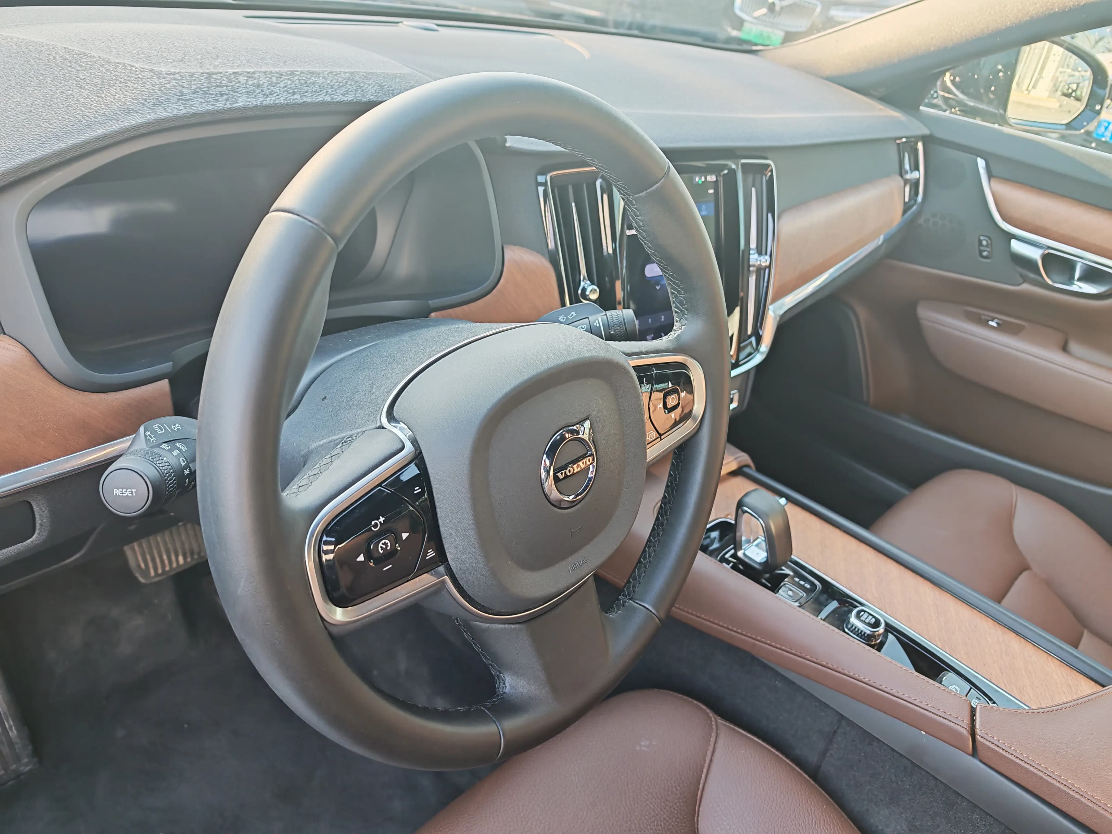 Volvo S90 2025 г. 8120 км. — фото 15