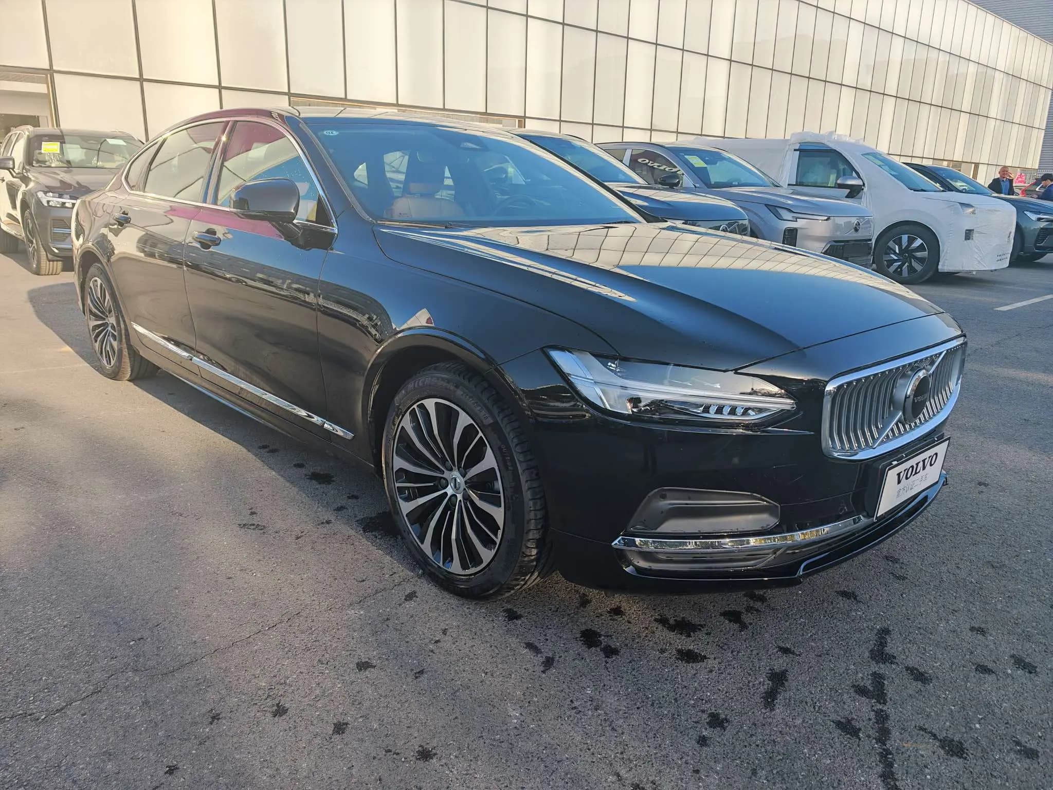 Volvo S90 2025 г. 8120 км. — фото 3
