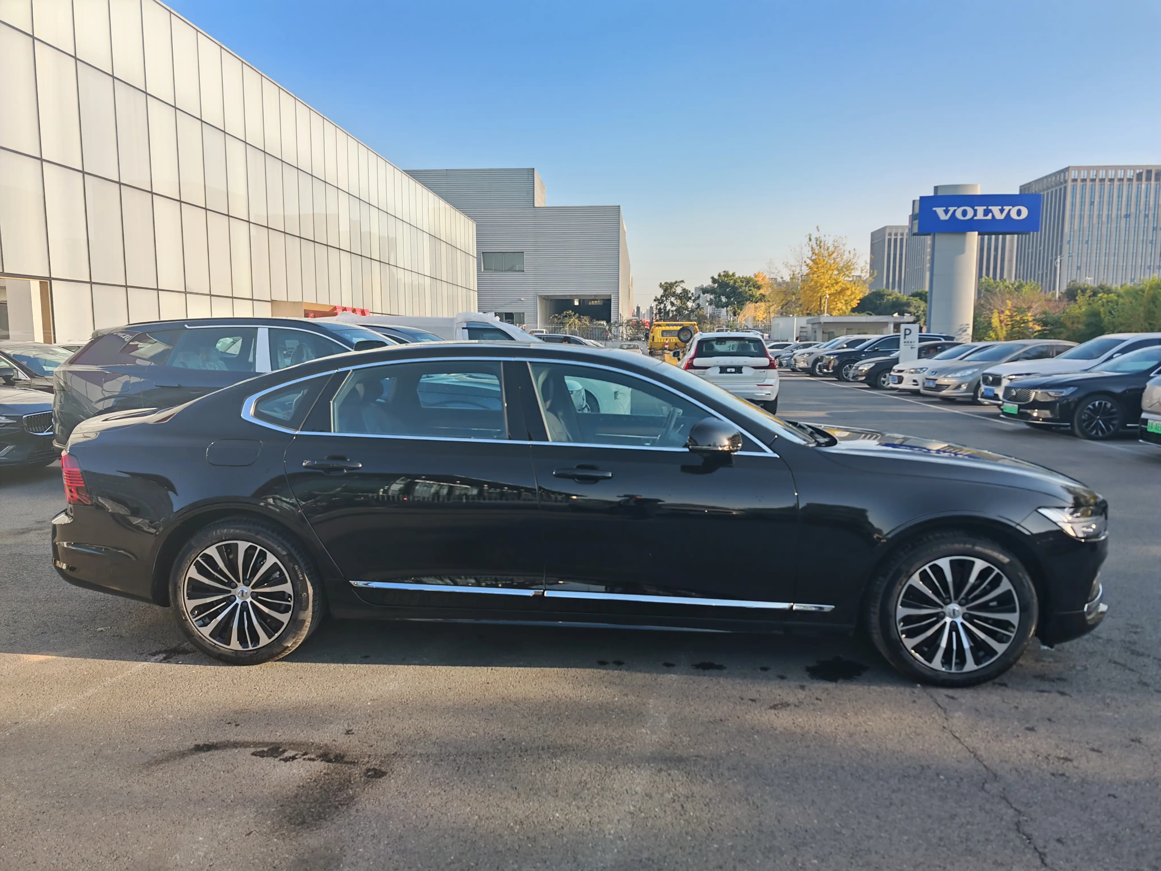 Volvo S90 2025 г. 8120 км. — фото 8