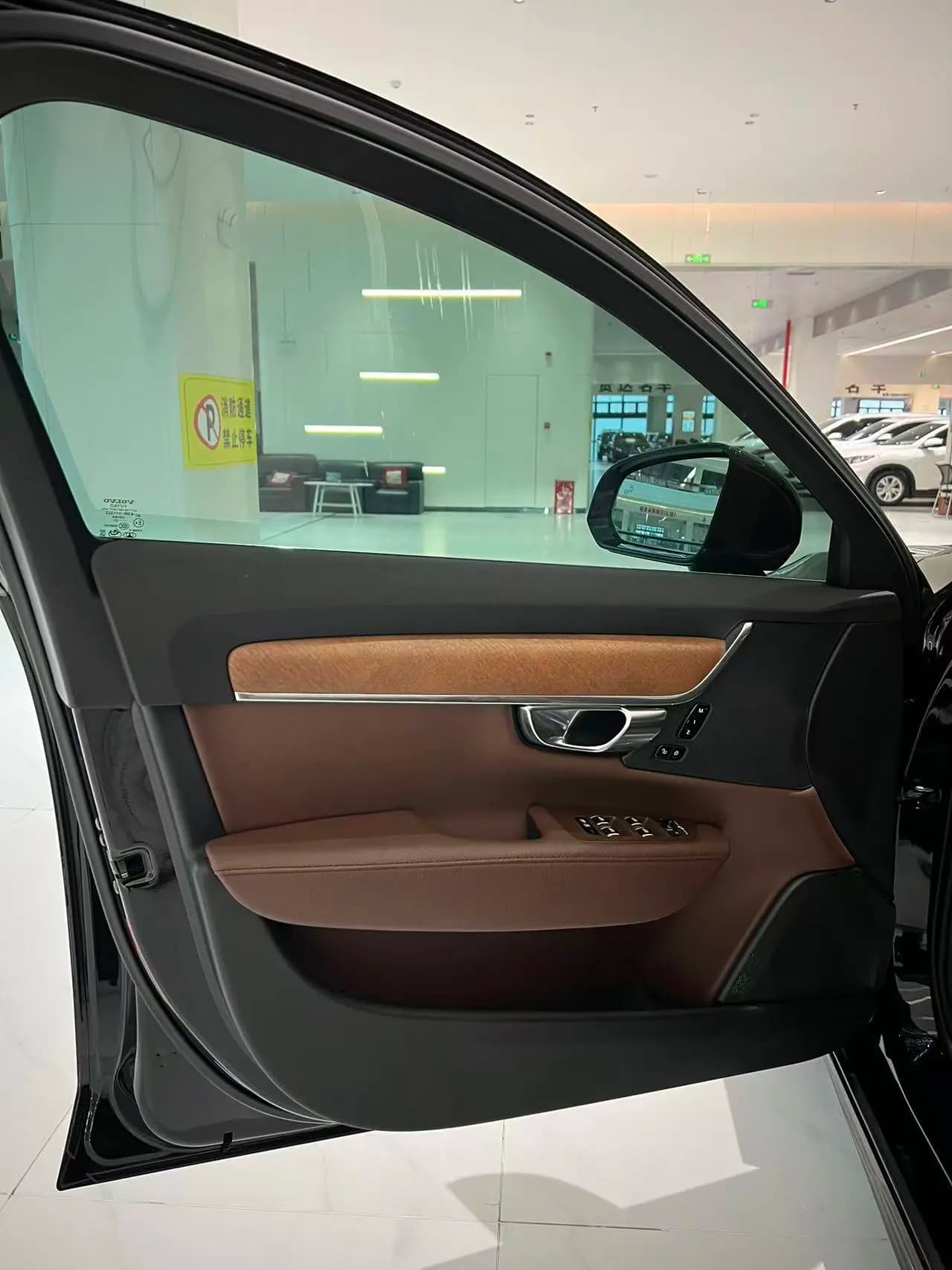 Volvo S90 2021 г. 80121 км. — фото 36
