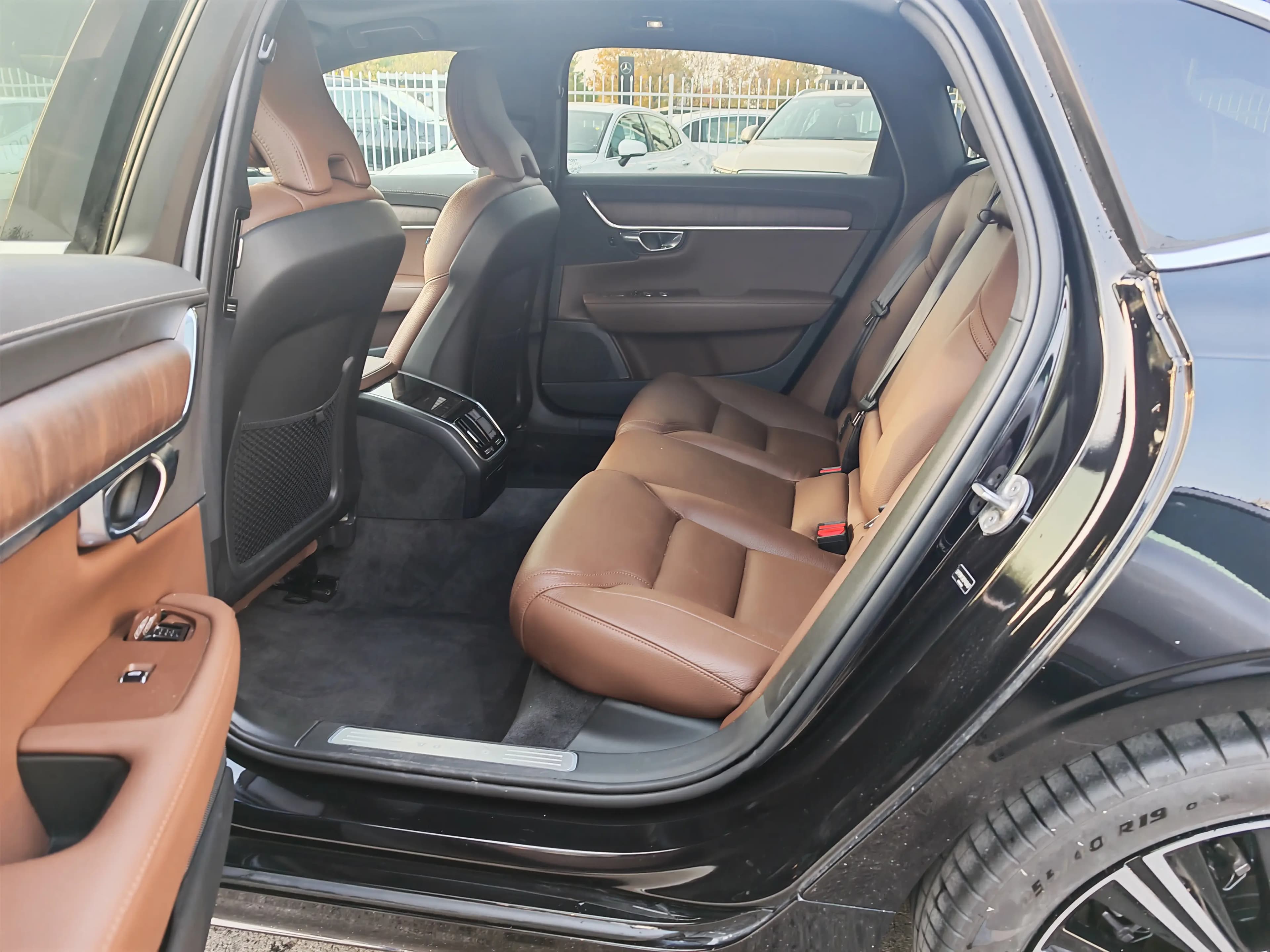 Volvo S90 2025 г. 14123 км. — фото 11