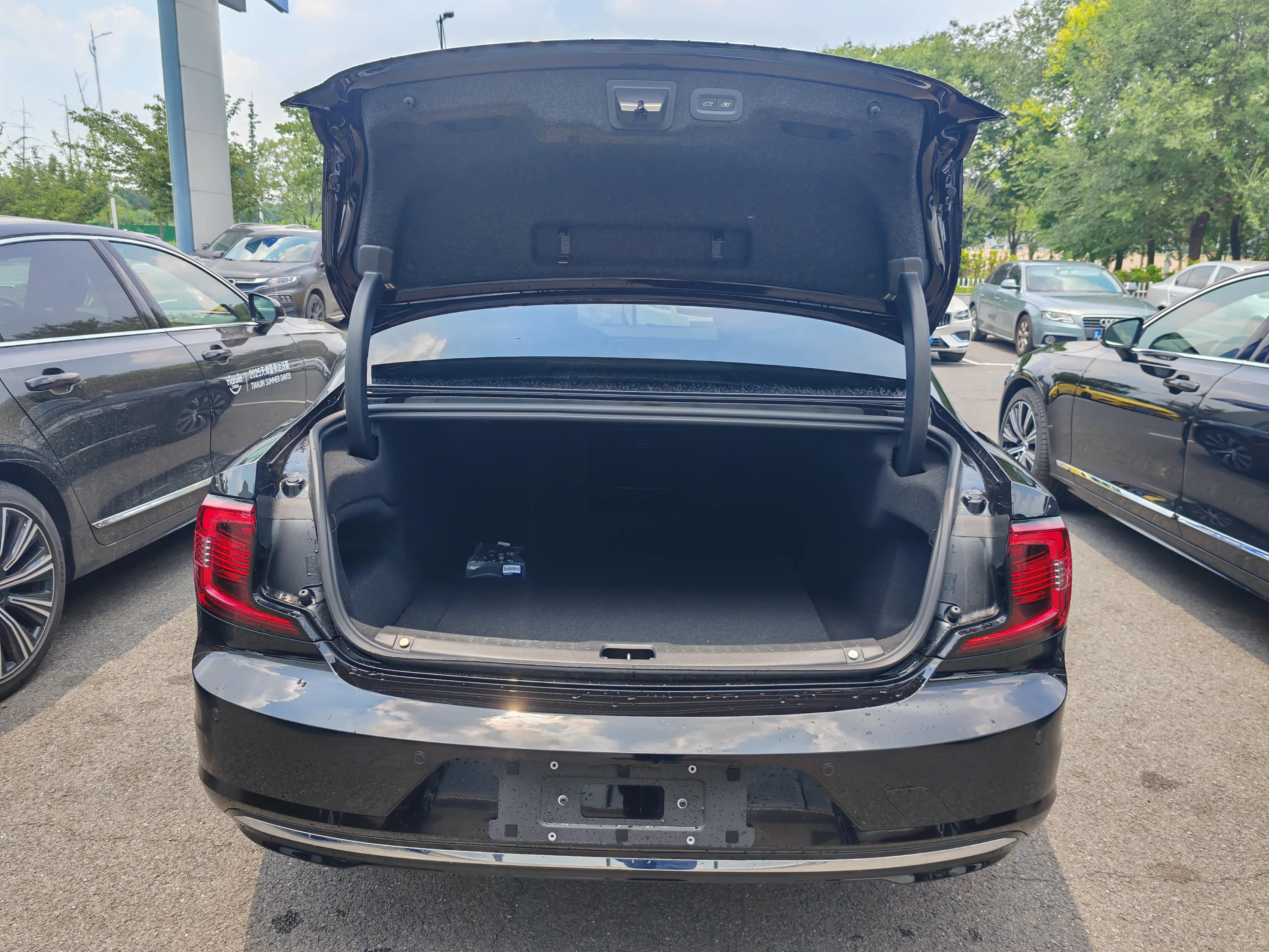 Volvo S90 2025 г. 725 км. — фото 14