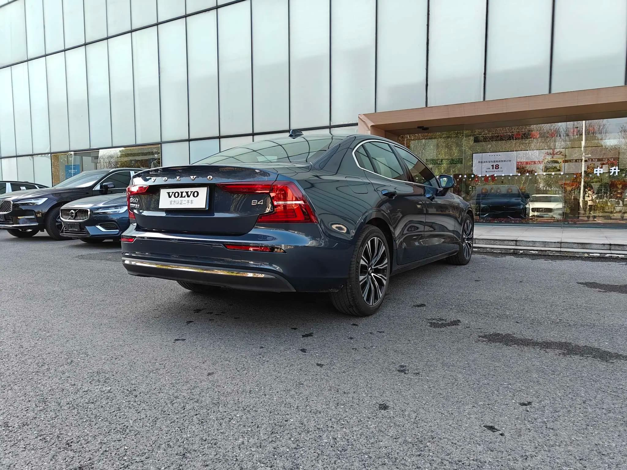 Volvo S60 2025 г. 3127 км. — фото 3