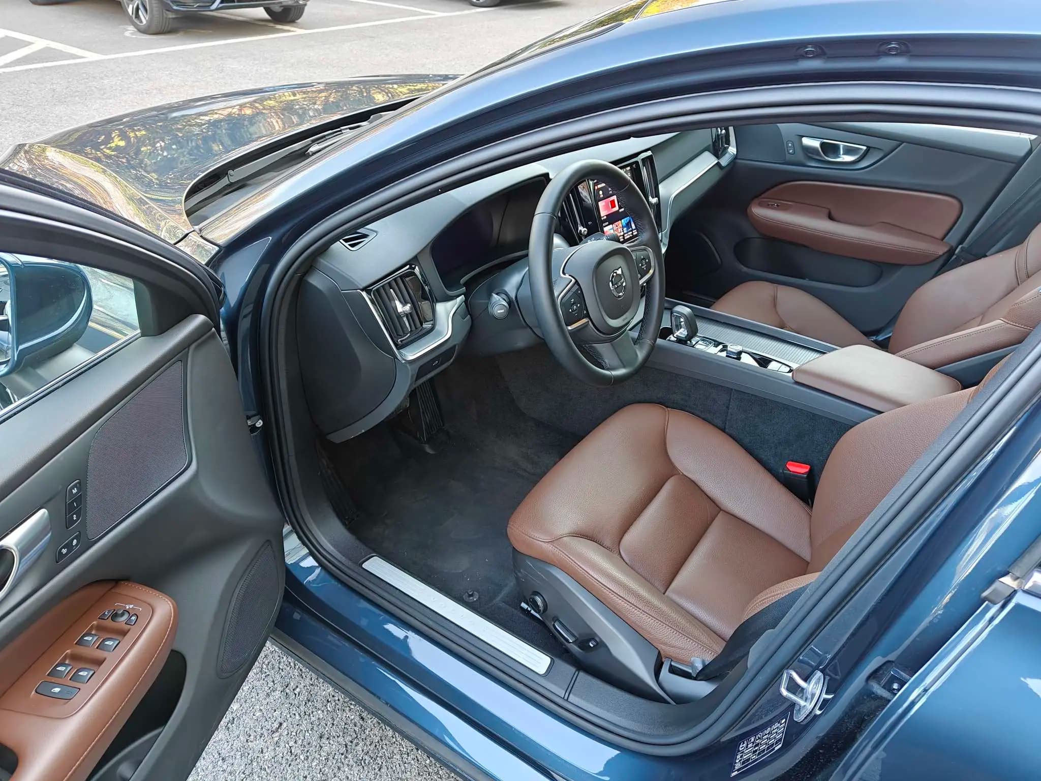 Volvo S60 2025 г. 5128 км. — фото 4