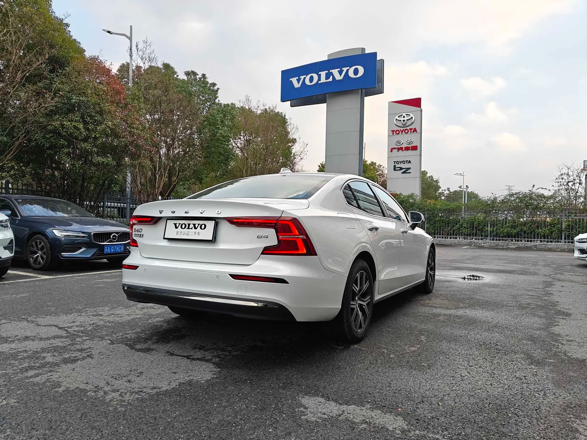 Volvo S60 2025 г. 3329 км. — фото 4