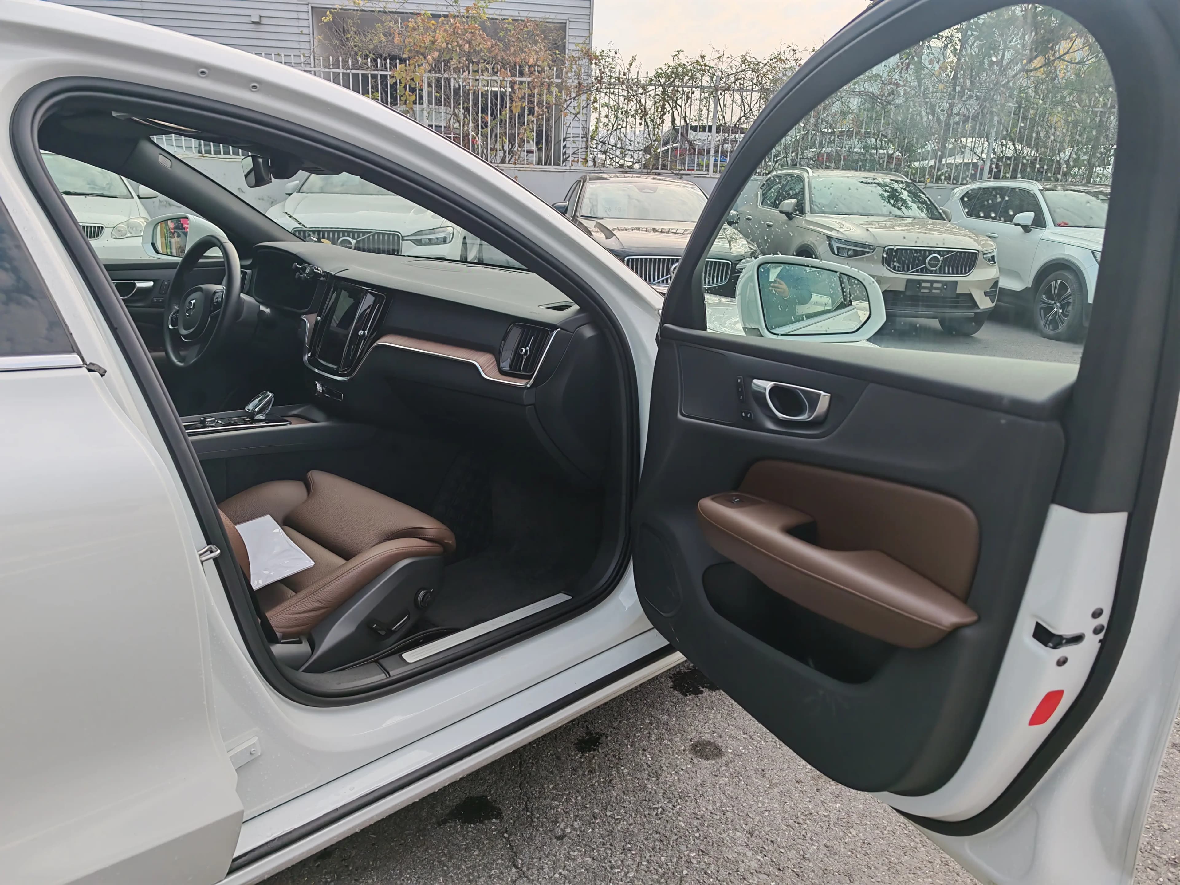 Volvo S60 2025 г. 9130 км. — фото 14