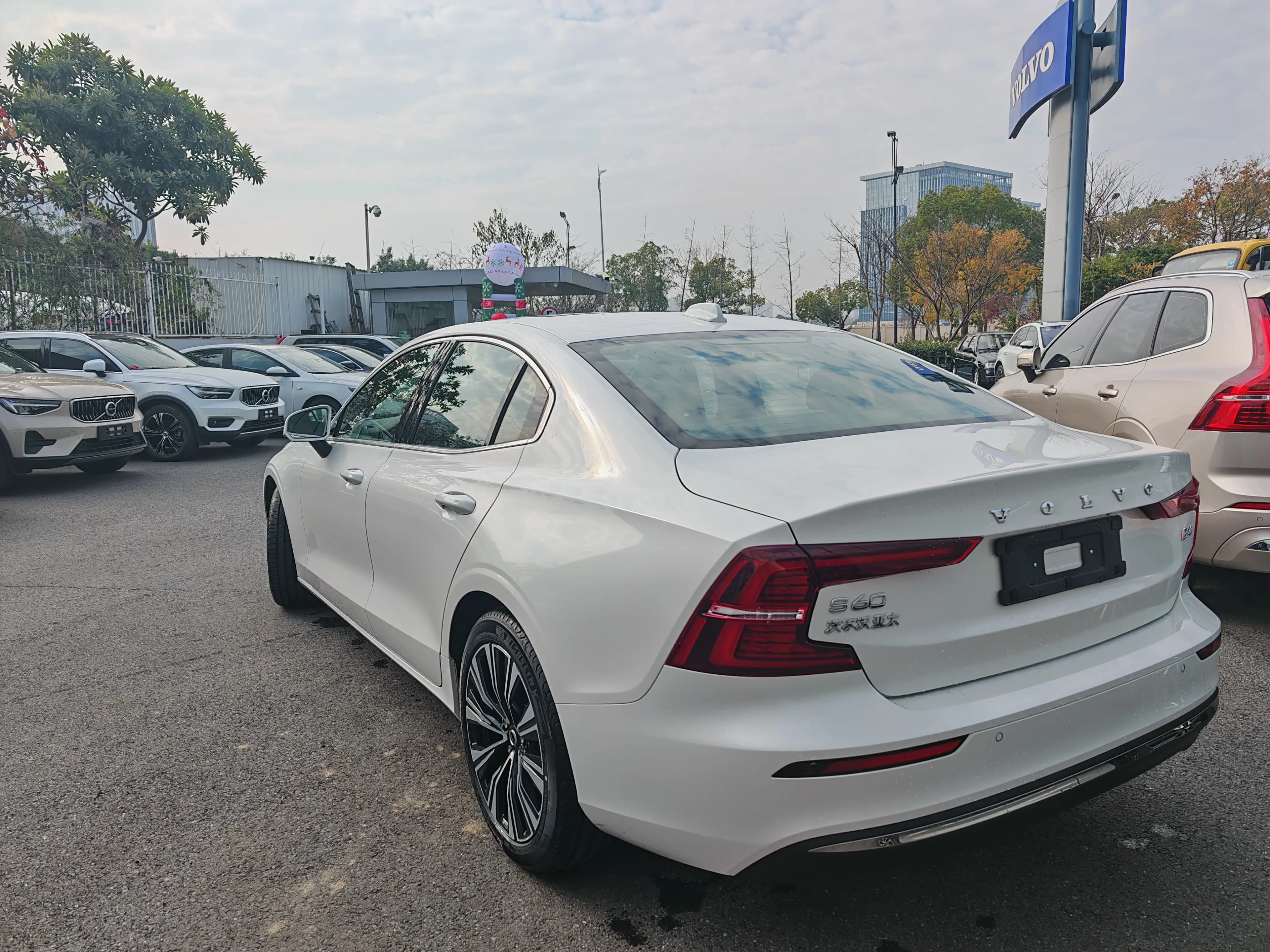 Volvo S60 2025 г. 9130 км. — фото 4