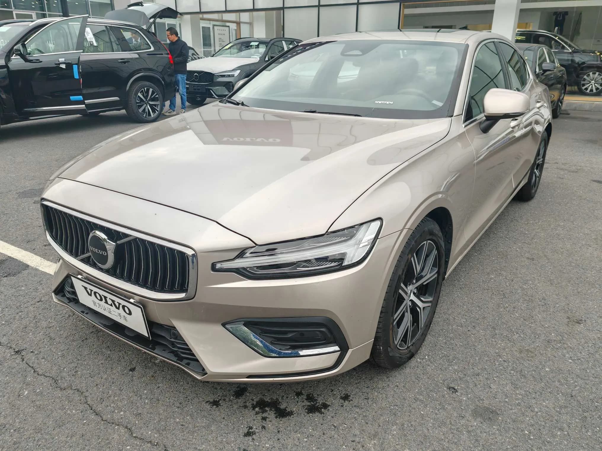 Volvo S60 2025 г. 7131 км. — фото 9