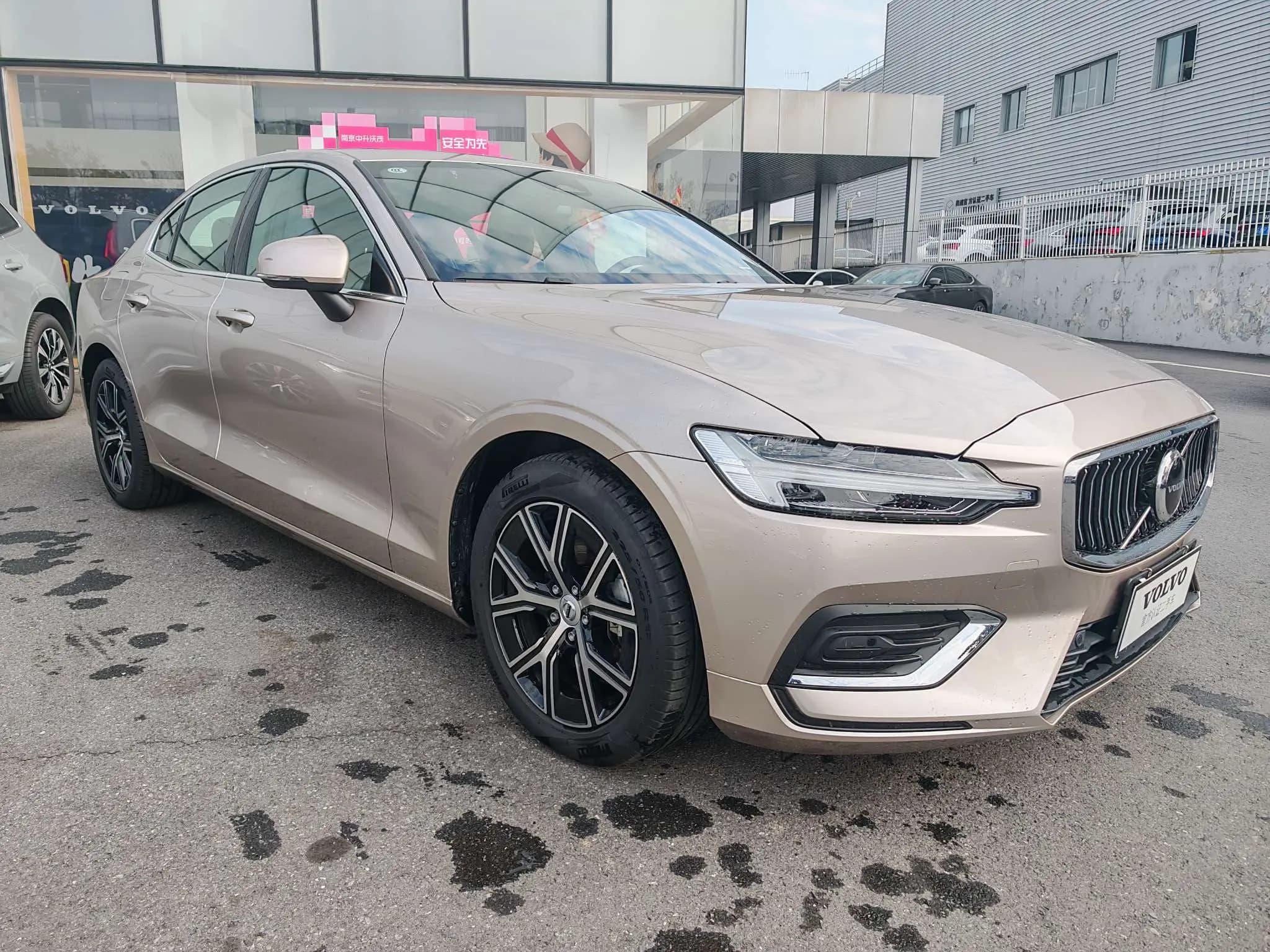 Volvo S60 2025 г. 10132 км. — фото 2