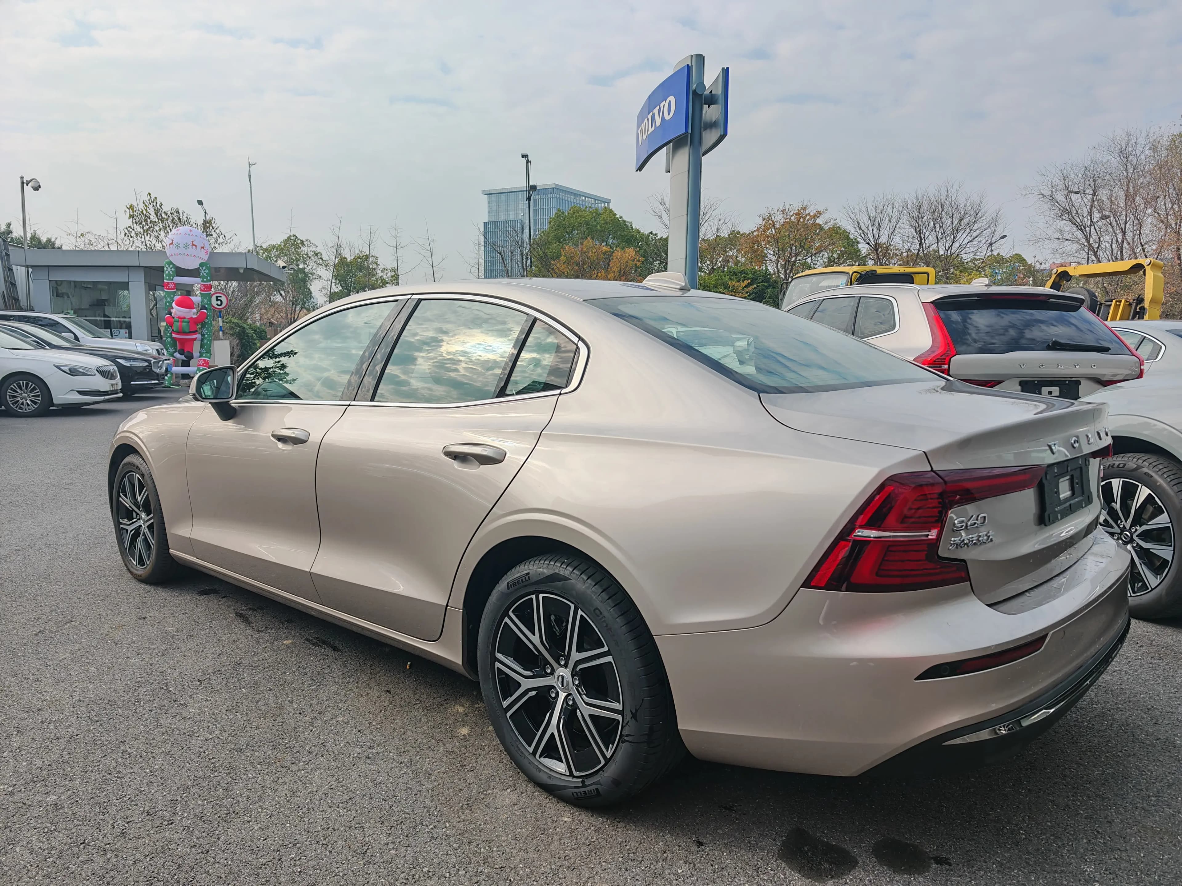 Volvo S60 2025 г. 10132 км. — фото 4