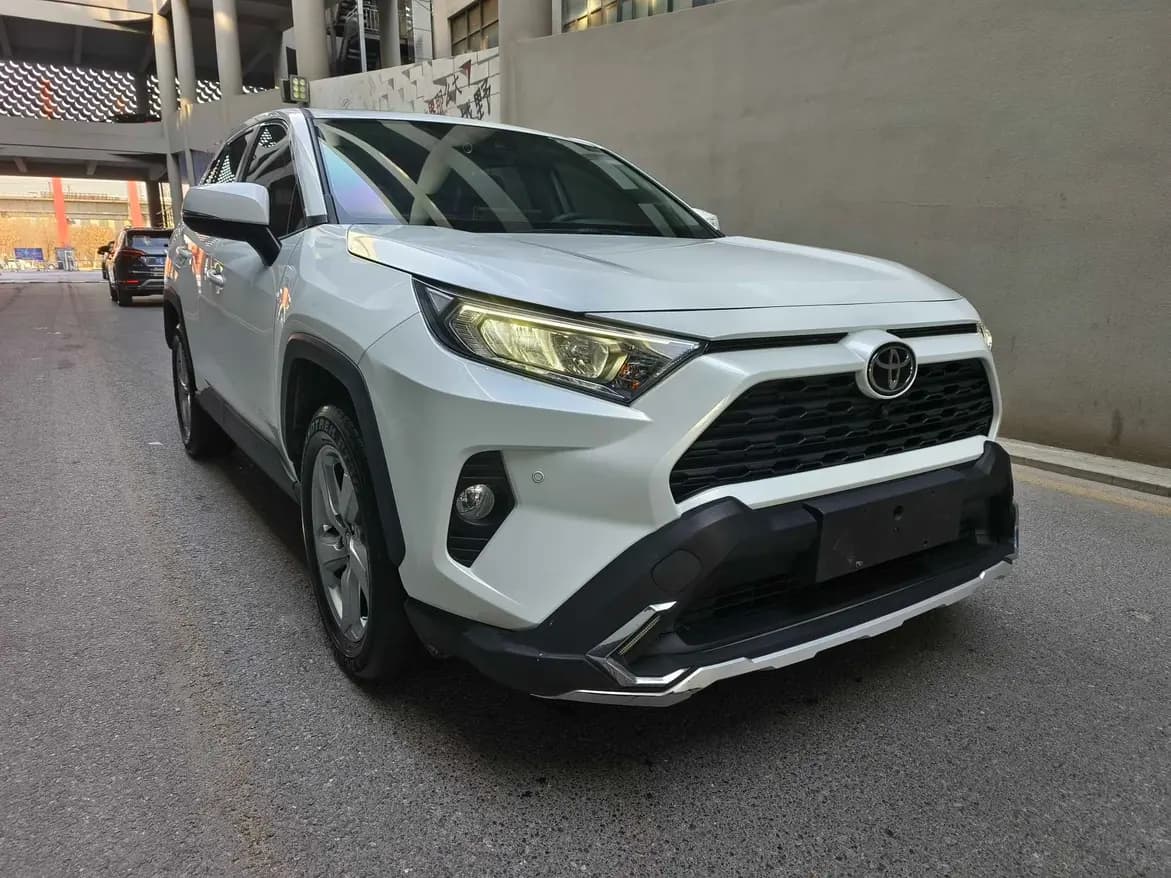 Toyota RAV4 2021 г. 25663 км. — фото 3