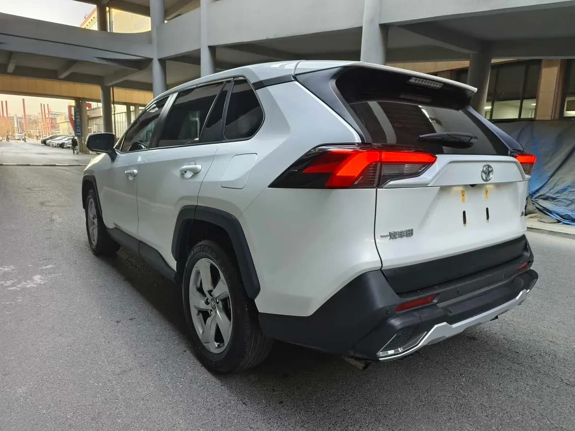 Toyota RAV4 2021 г. 25663 км. — фото 4
