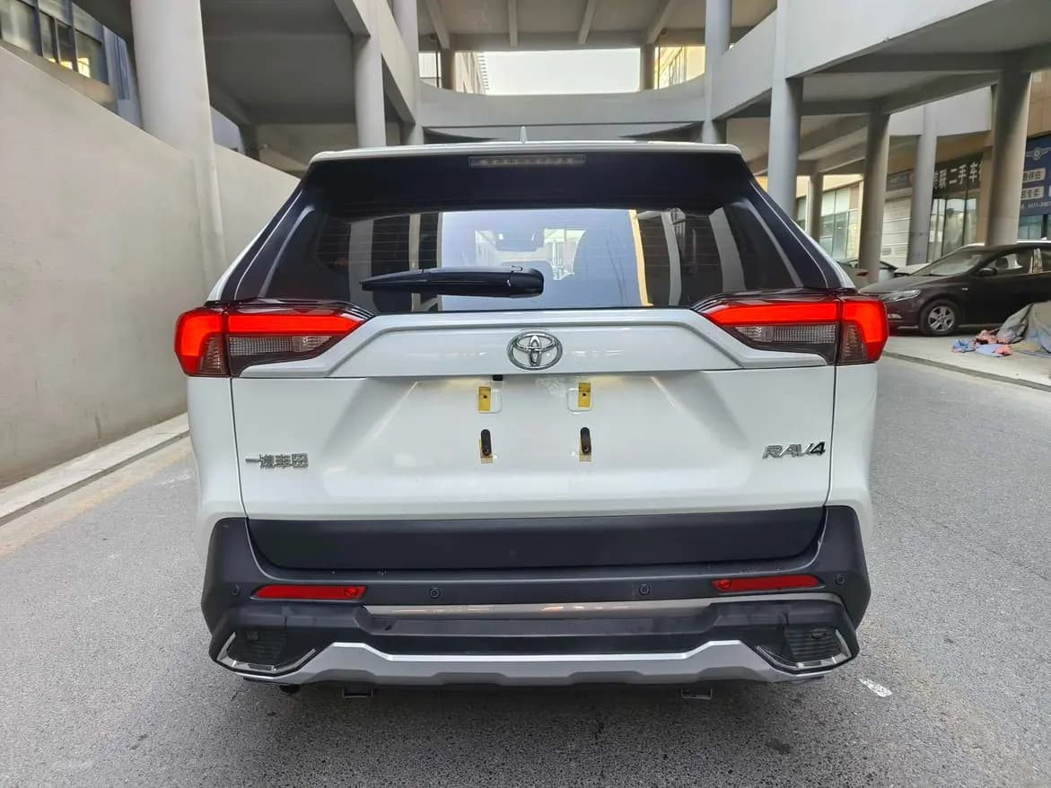 Toyota RAV4 2021 г. 25663 км. — фото 5