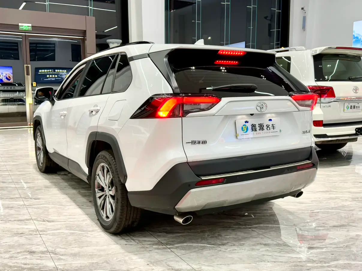 Toyota RAV4 2024 г. 19064 км. — фото 4