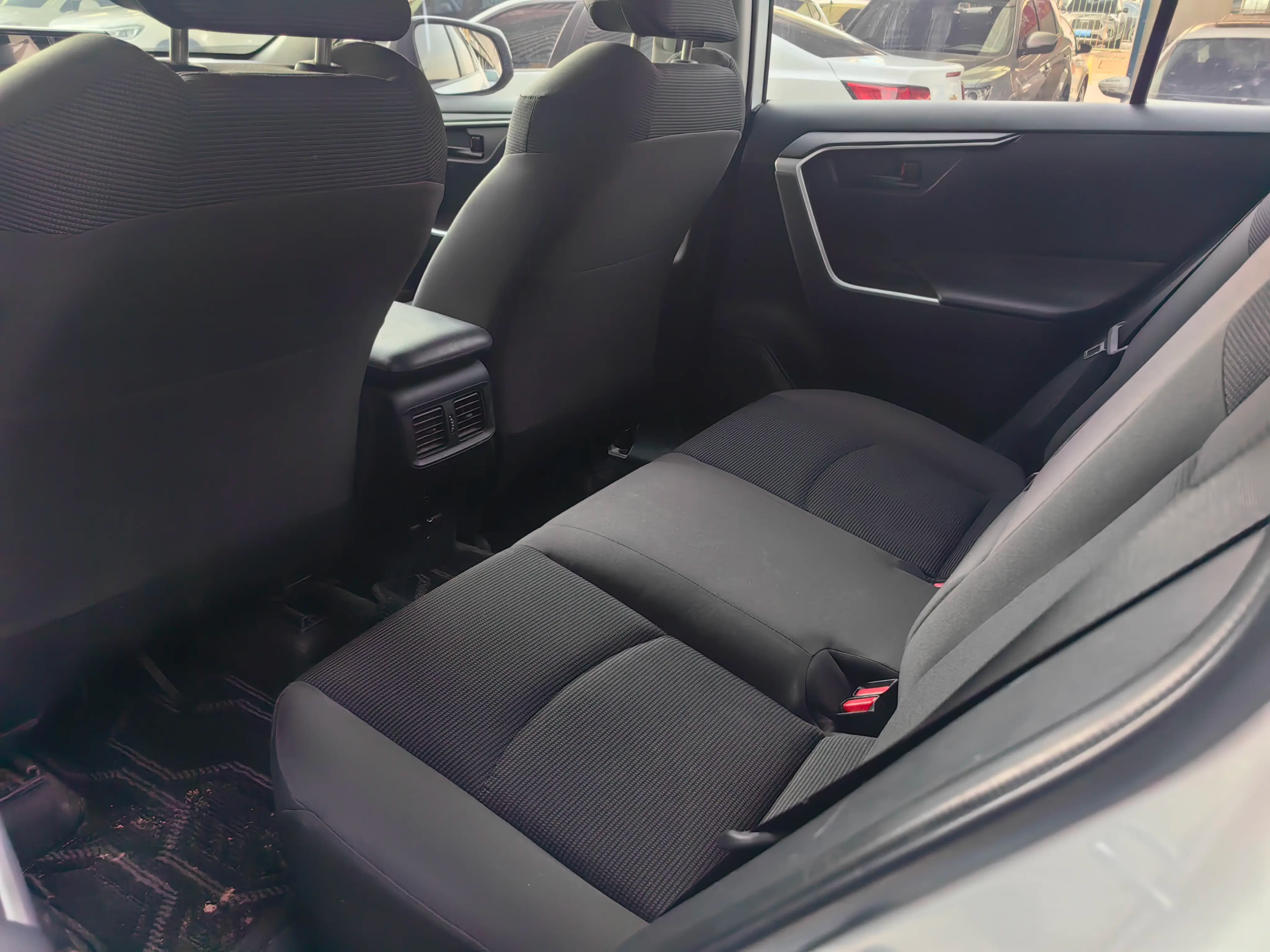 Toyota RAV4 2023 г. 90065 км. — фото 13