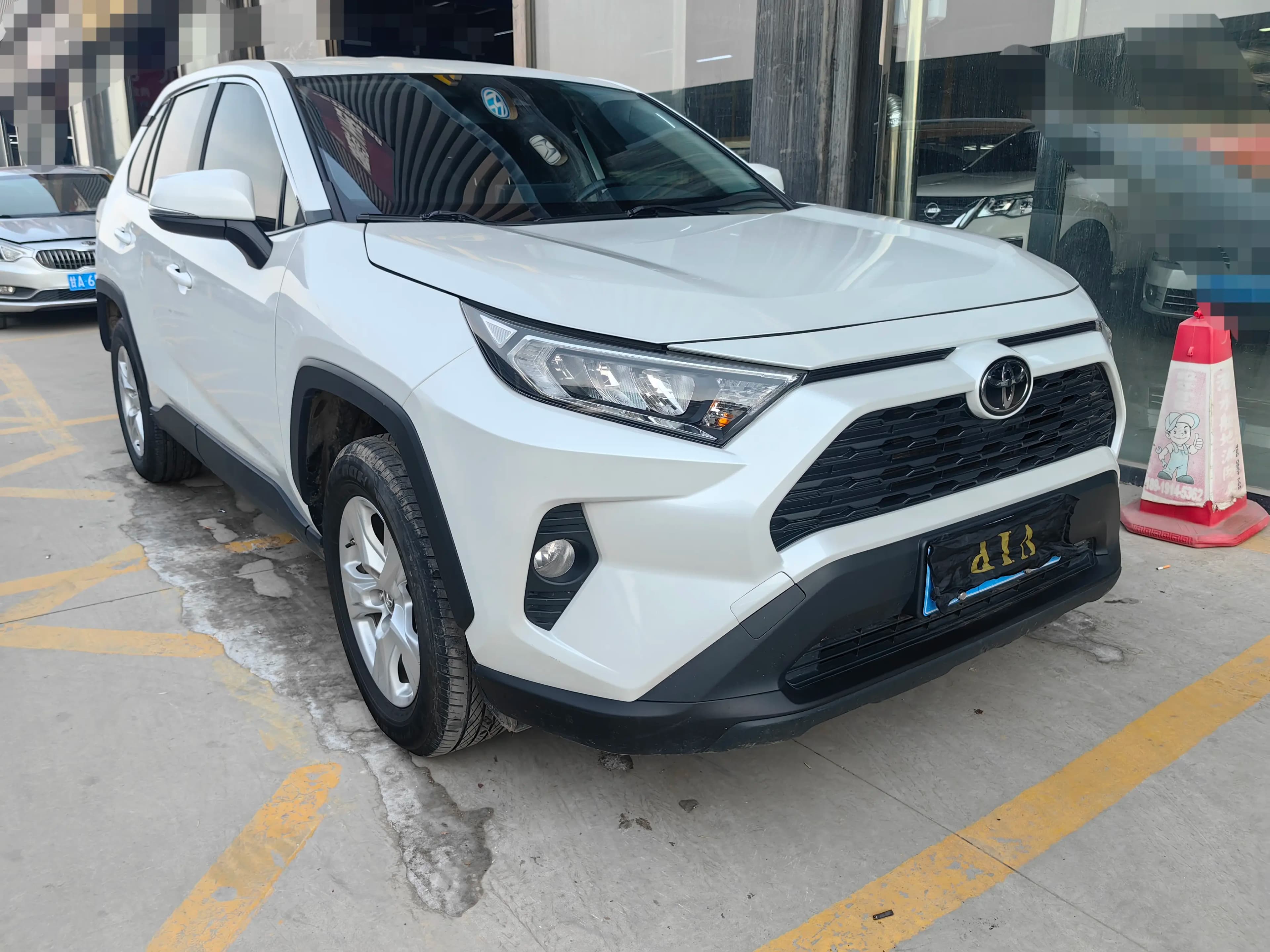 Toyota RAV4 2023 г. 90065 км. — фото 3
