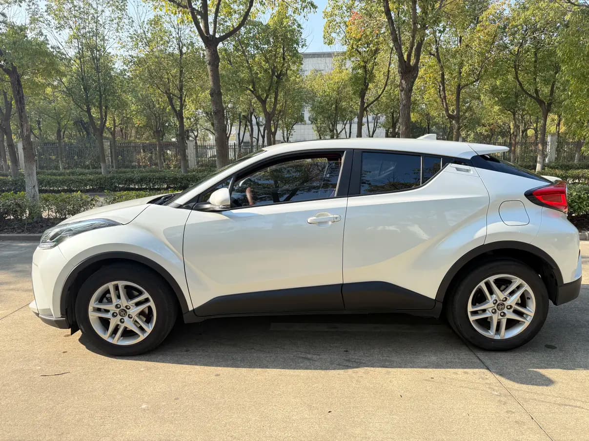 Toyota C-HR 2023 г. 36062 км. — фото 4