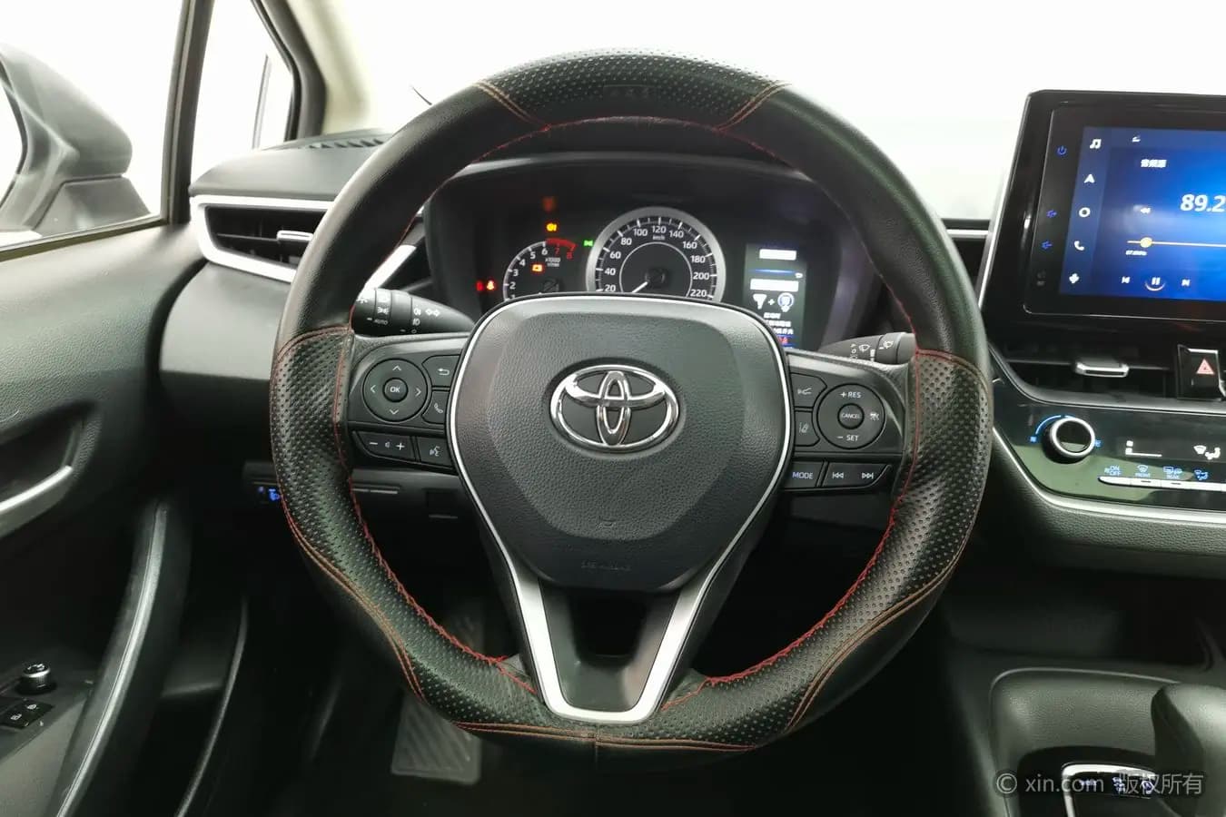 Toyota Corolla 2021 г. 73702 км. — фото 14