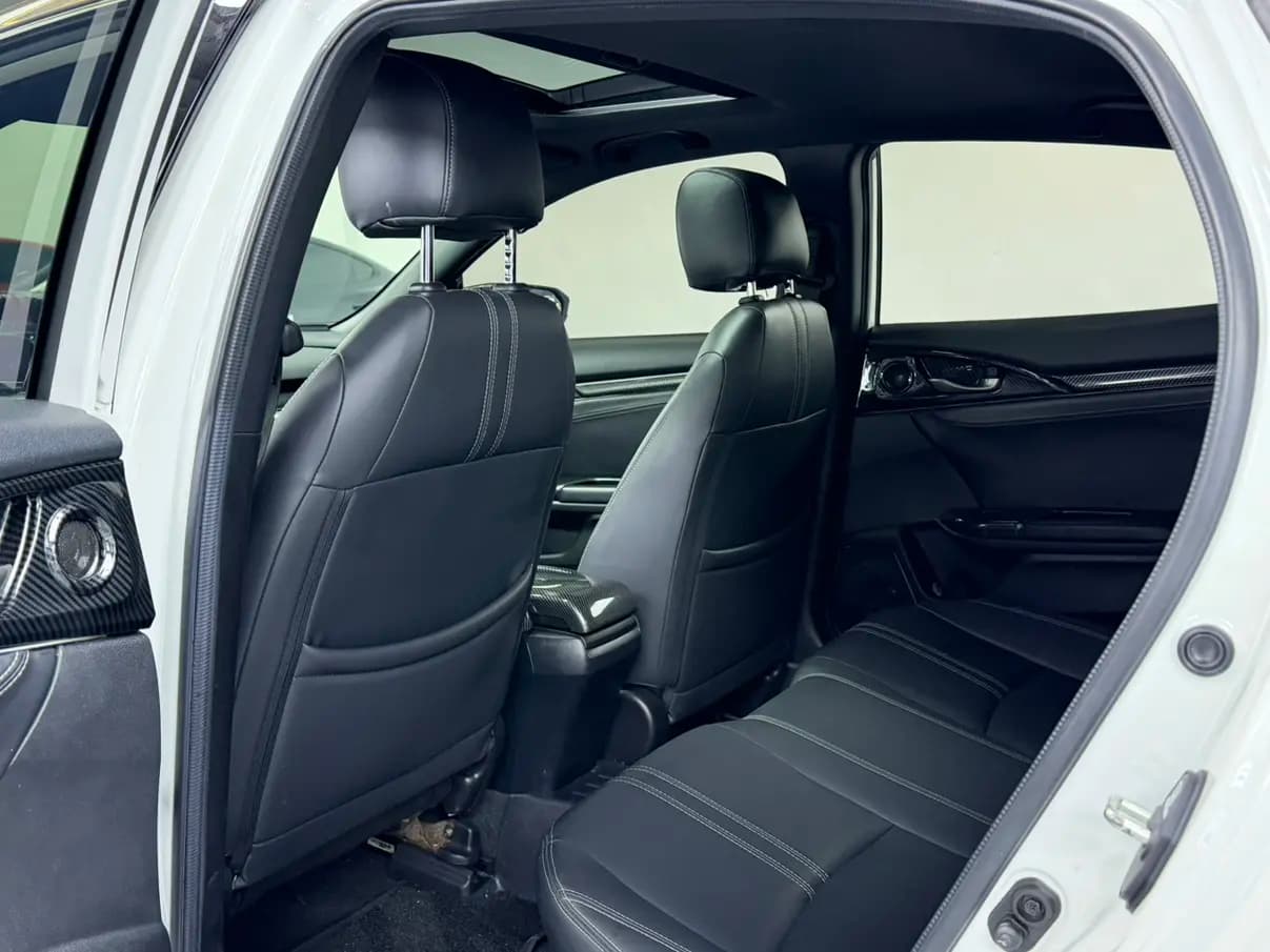 Toyota Corolla 2021 г. 59103 км. — фото 10