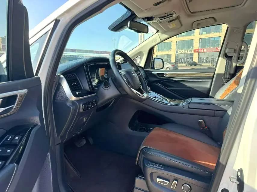 GAC Trumpchi M8 2023 г. 100000 км. — фото 8